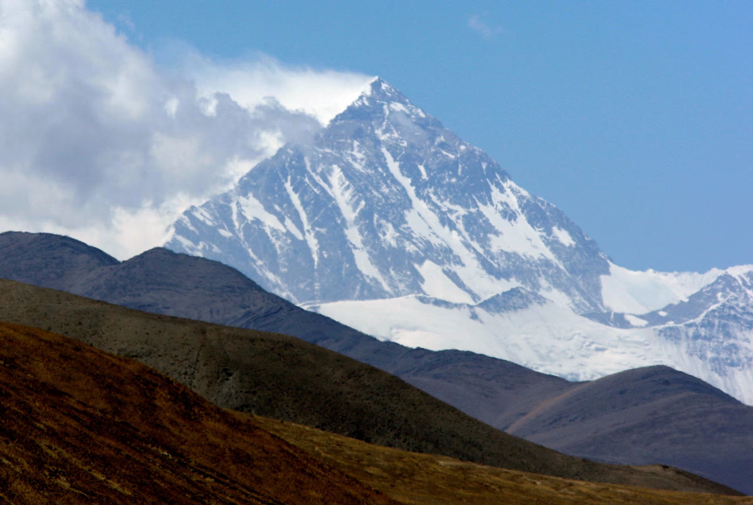 En 2014 y 2023, la cascada del Khumbu fue escenario de accidentes mortales por derrumbe de seracs y avalanchas, evidenciando la peligrosidad de la ruta /REUTERS/David Gray/File Photo