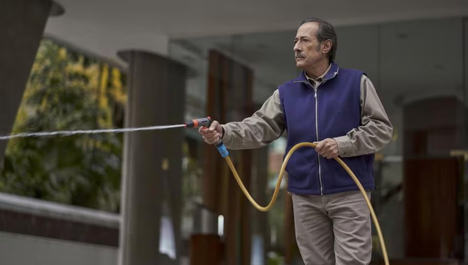 La serie El encargado consolida su posición como uno de los activos más sólidos de la oferta local de streaming ante la creciente competencia entre plataformas. (Disney+)