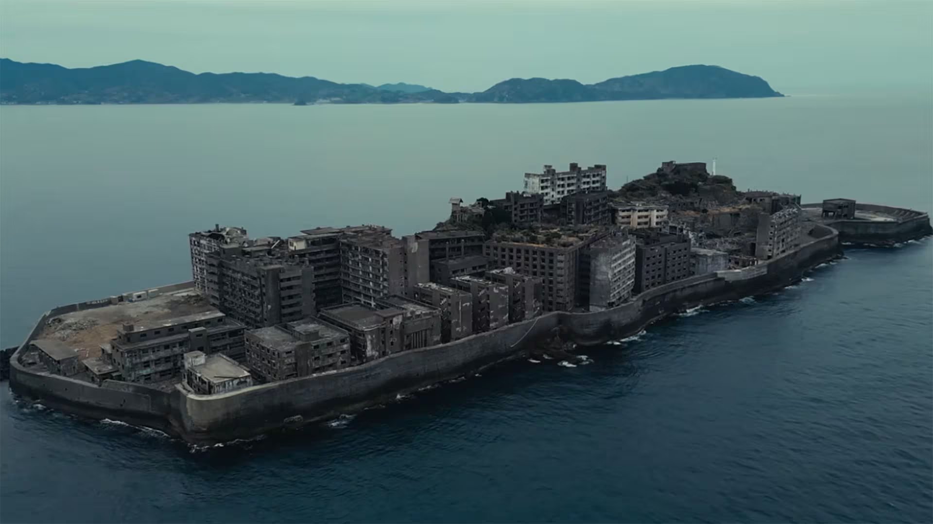 La Isla Hashima es ahora famosa por su paisaje apocalíptico y ha sido escenario de series como 