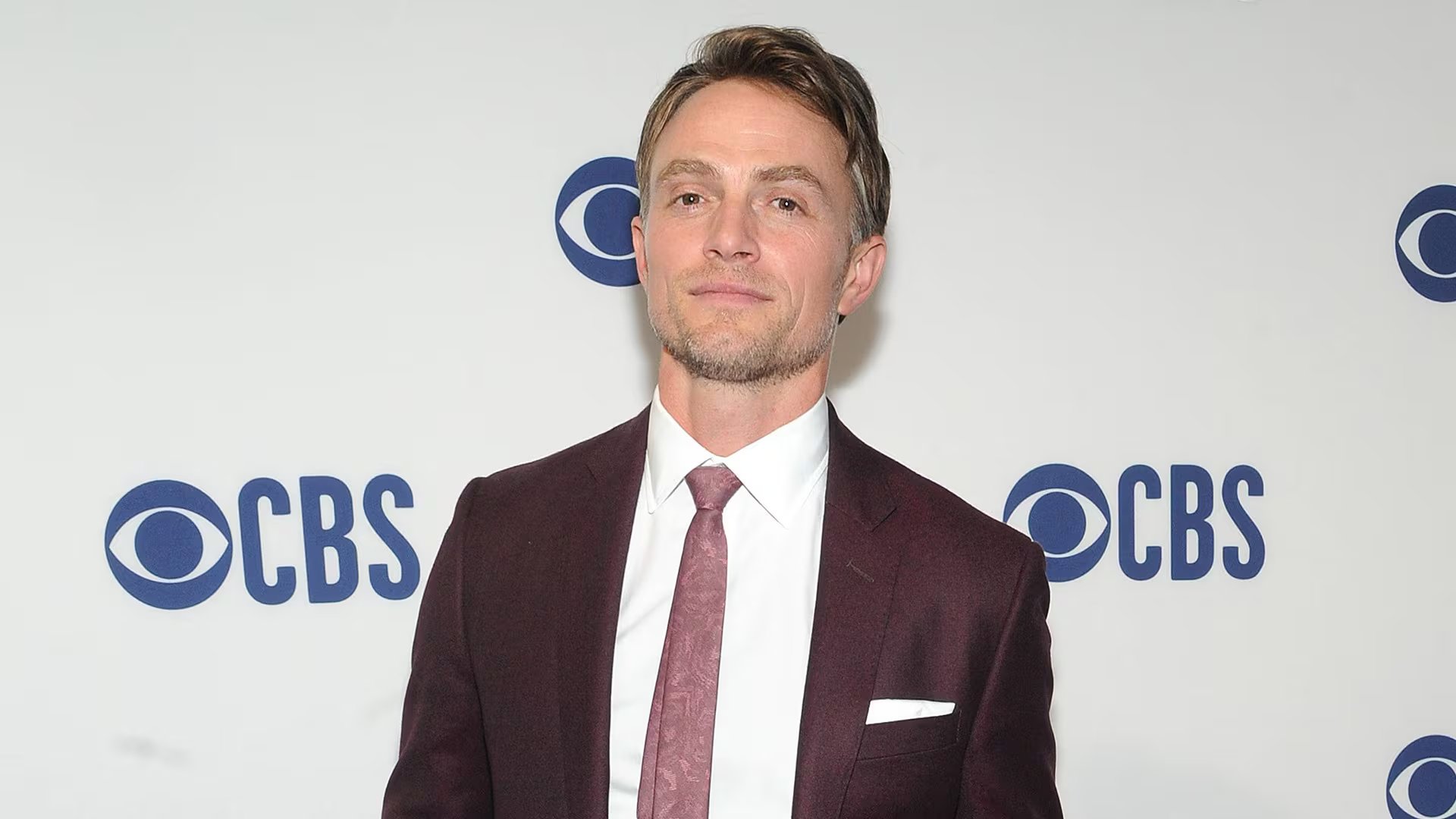 Bethel destaca el ambiente armonioso y el profesionalismo del elenco, con menciones especiales para Vincent D’Onofrio y Charlie Cox (xJohnxPalmerx/MediaPunch)