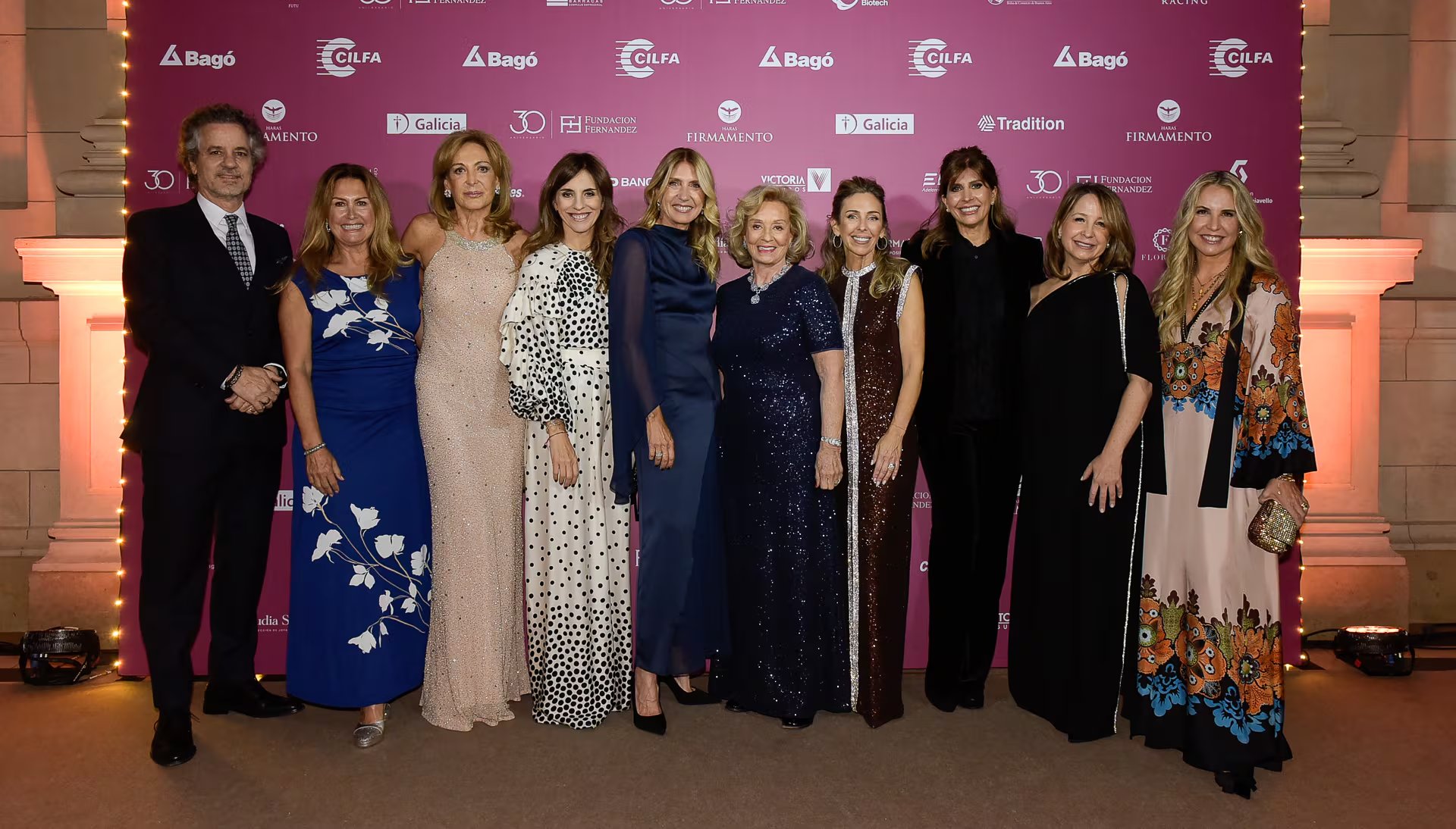 La comisión directiva de la Fundación Fernández, Miriam y Mariana Bagó, y Susana Yahia conmemoraron los 30 años de trayectoria