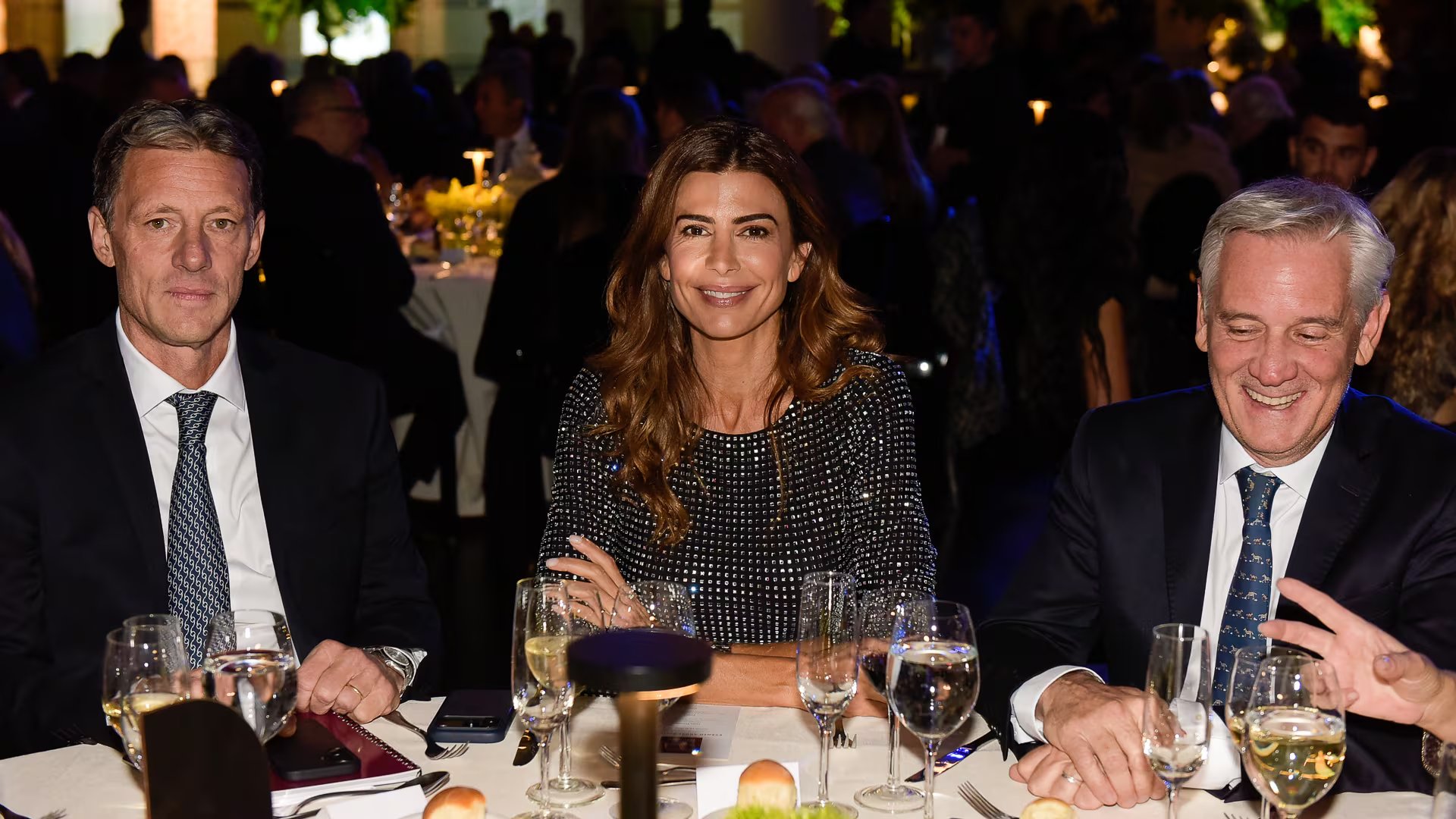 Juliana Awada disfrutó de la cena conmemorativa de los 30 años de la Fundación Fernández