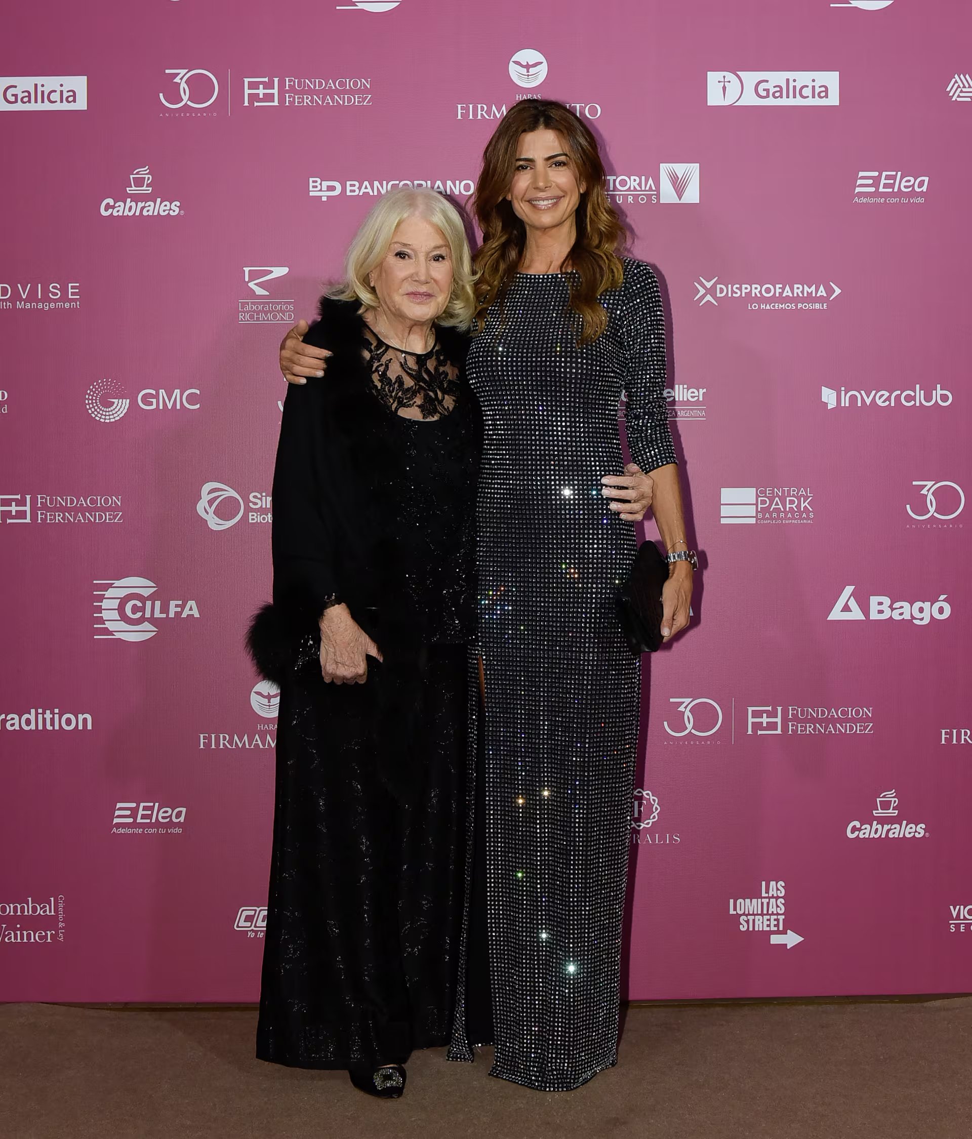 Juliana Awada junto a su madre, Pomi Awada