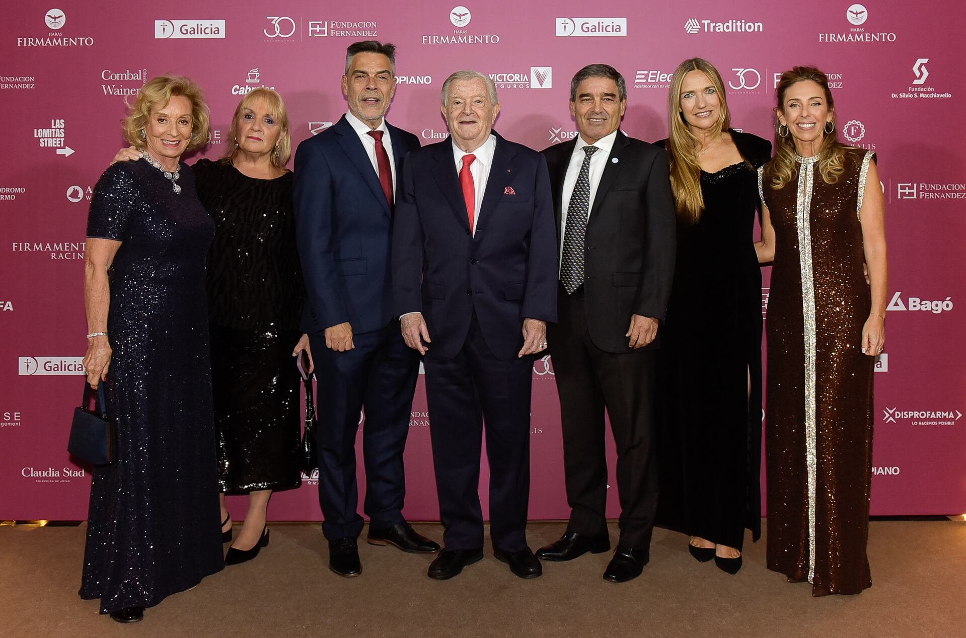 Miriam de Bagó, Bibiana Amor, subdirectora médica del Hospital Fernández, Carlos Damin, Juan Carlos Bagó, Fernán Quirós, Silvana Figar y Mariana Bagó