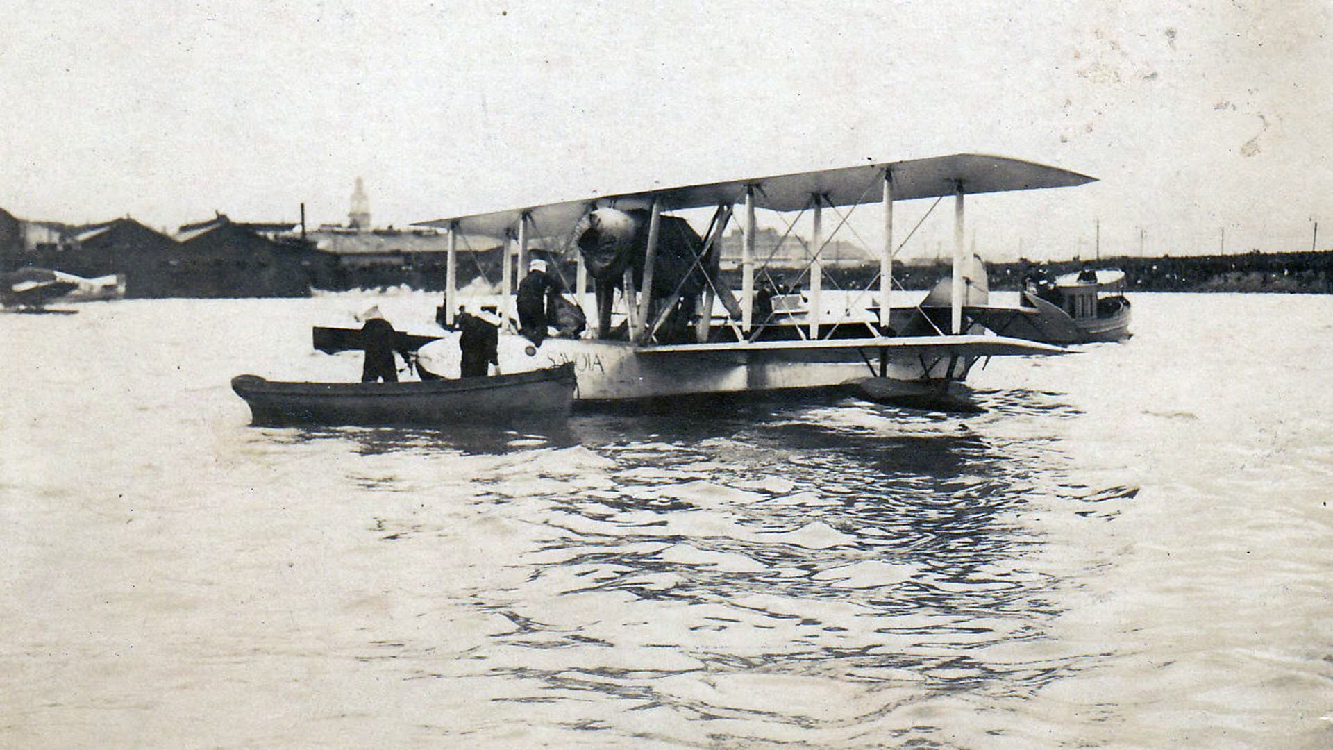 El hidroavión Buenos Aires en Dársena Norte