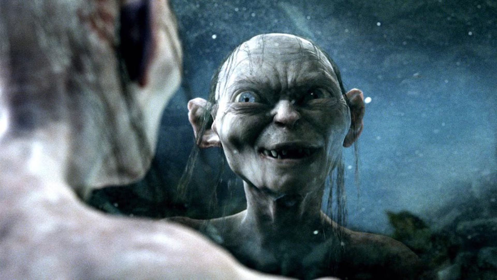 Andy Serkis en su mítico papel de Gollum, que ahora tendrá una película independiente. 