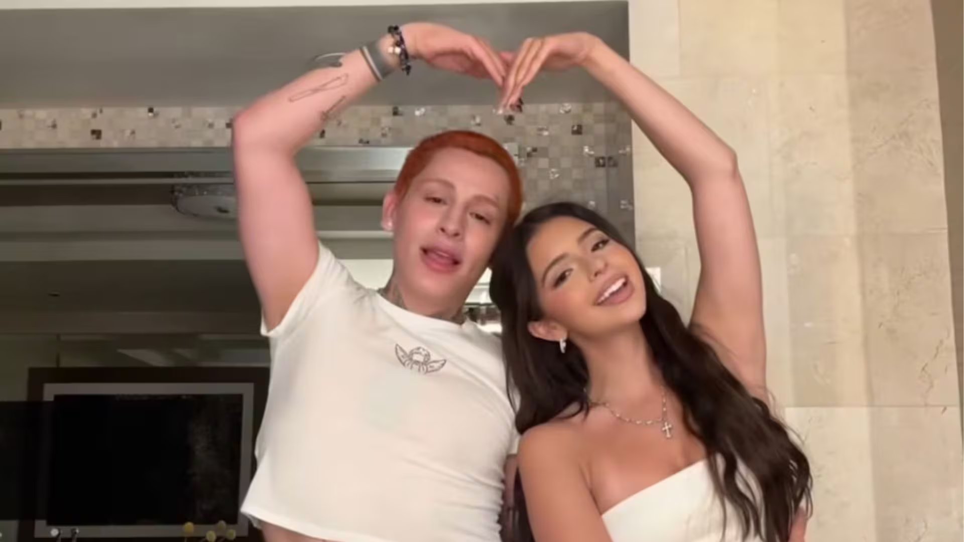 El influencer defendió a Ángela Aguilar de las críticas sobre su vínculo con Inti, la hija de Christian Nodal y Cazzu, y también respaldó al cantante sonorense ante el polémico rediseño de su nombre artístico. (Captura de pantalla @Kunno)