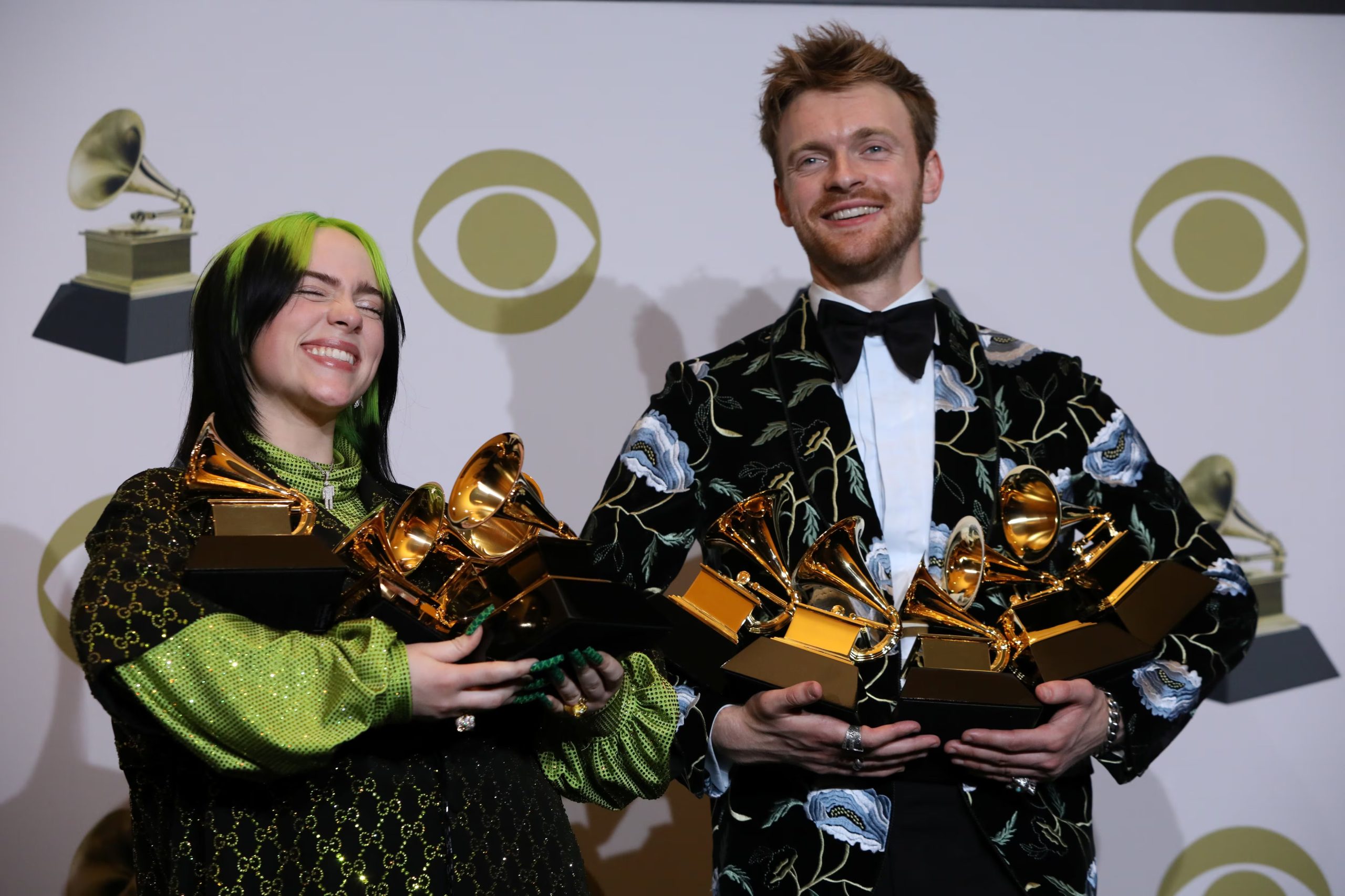 Finneas, educado en casa junto a Billie por padres actores, resalta el valor de la educación alternativa y cercana (REUTERS/Monica Almeida)