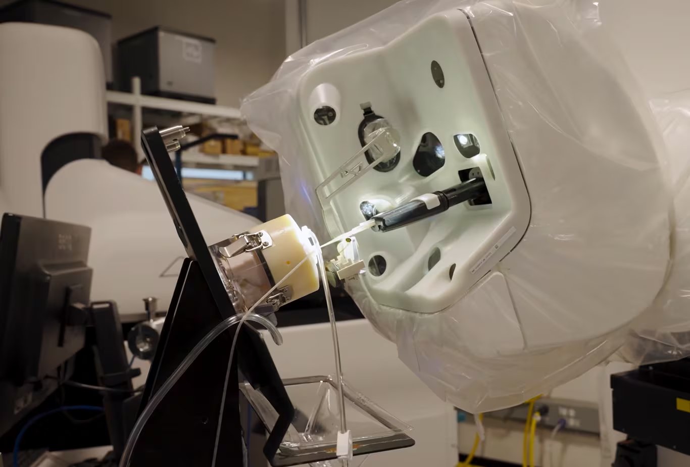 El objetivo es que el robot trate cualquier afección que tenga origen cerebral. (X: Neuralink)