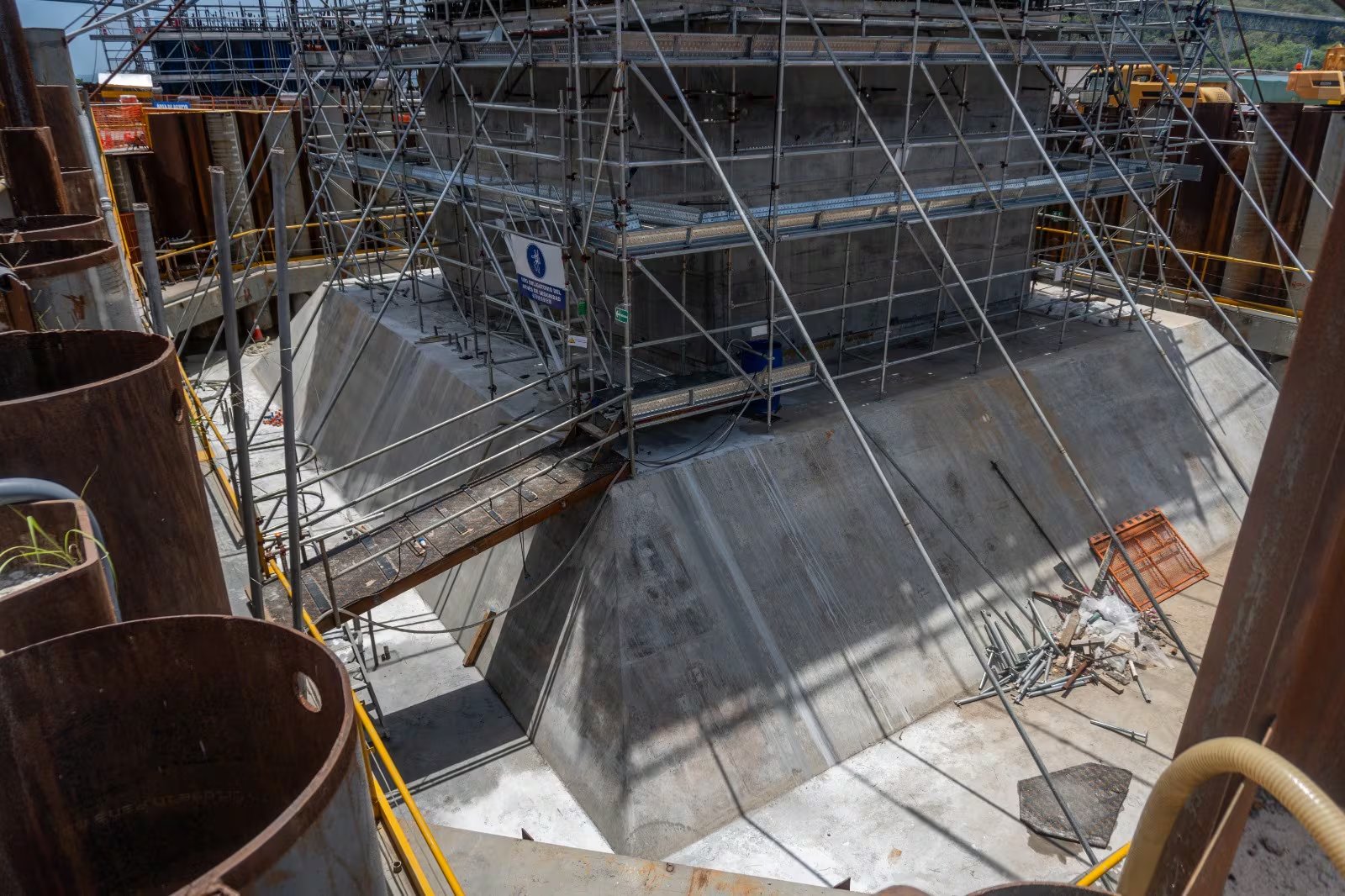 Ingenieros realizaron estudios especiales por la cercanía de la falla sísmica de Pedro Miguel. Cortesía MOP