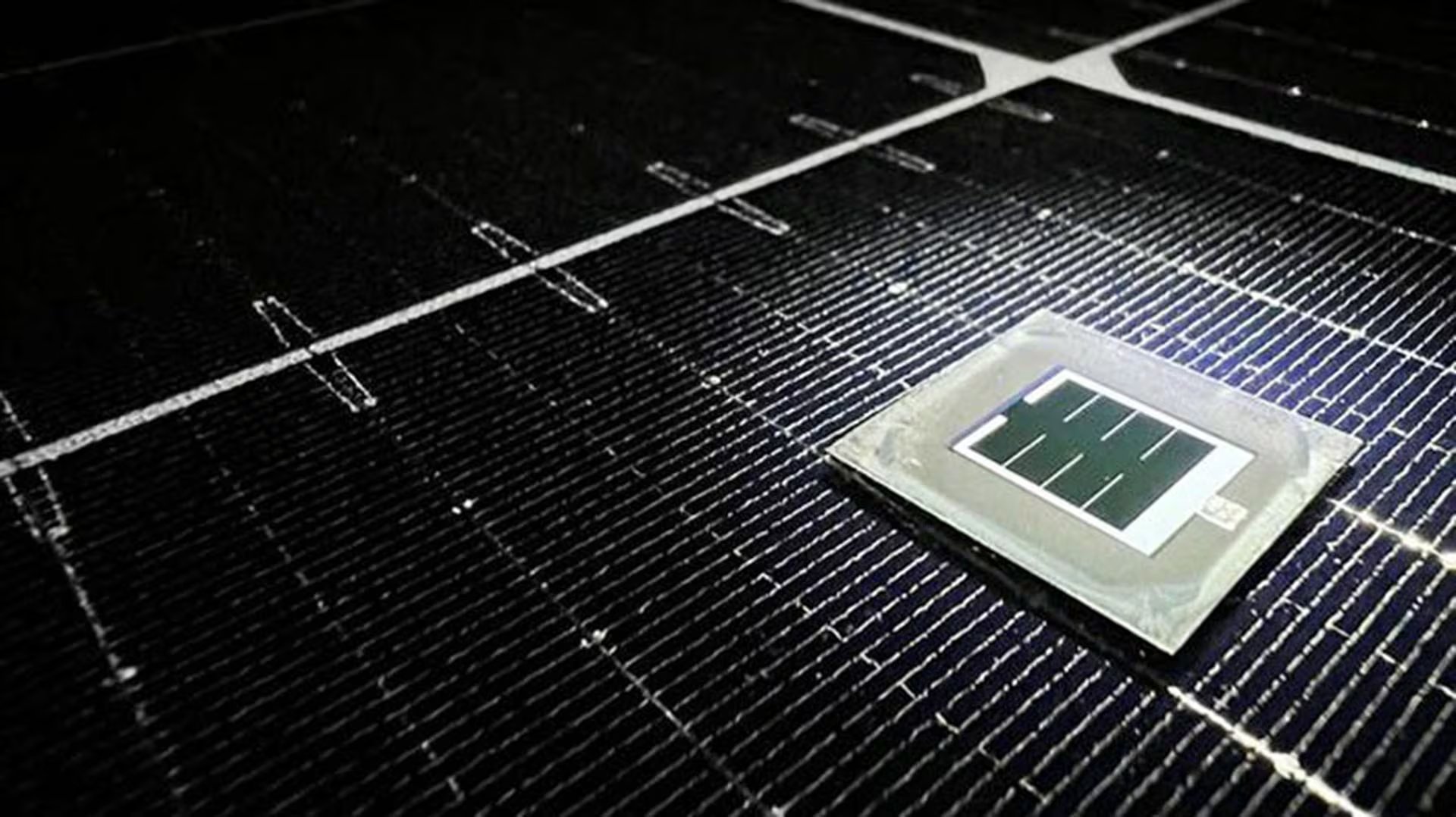 La perovskita permite fabricar células solares eficientes y de bajo costo, posicionándose como alternativa al silicio en energías renovables. (Imagen referencial/KAUST)