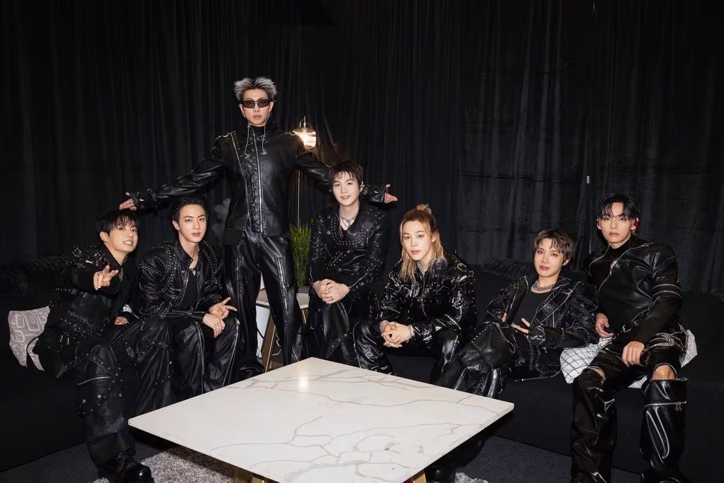 Especialistas y fans debaten si se trató de un efecto óptico, reflejo de luces, o un fenómeno paranormal vinculado al multitudinario show (Ocesa K-pop)