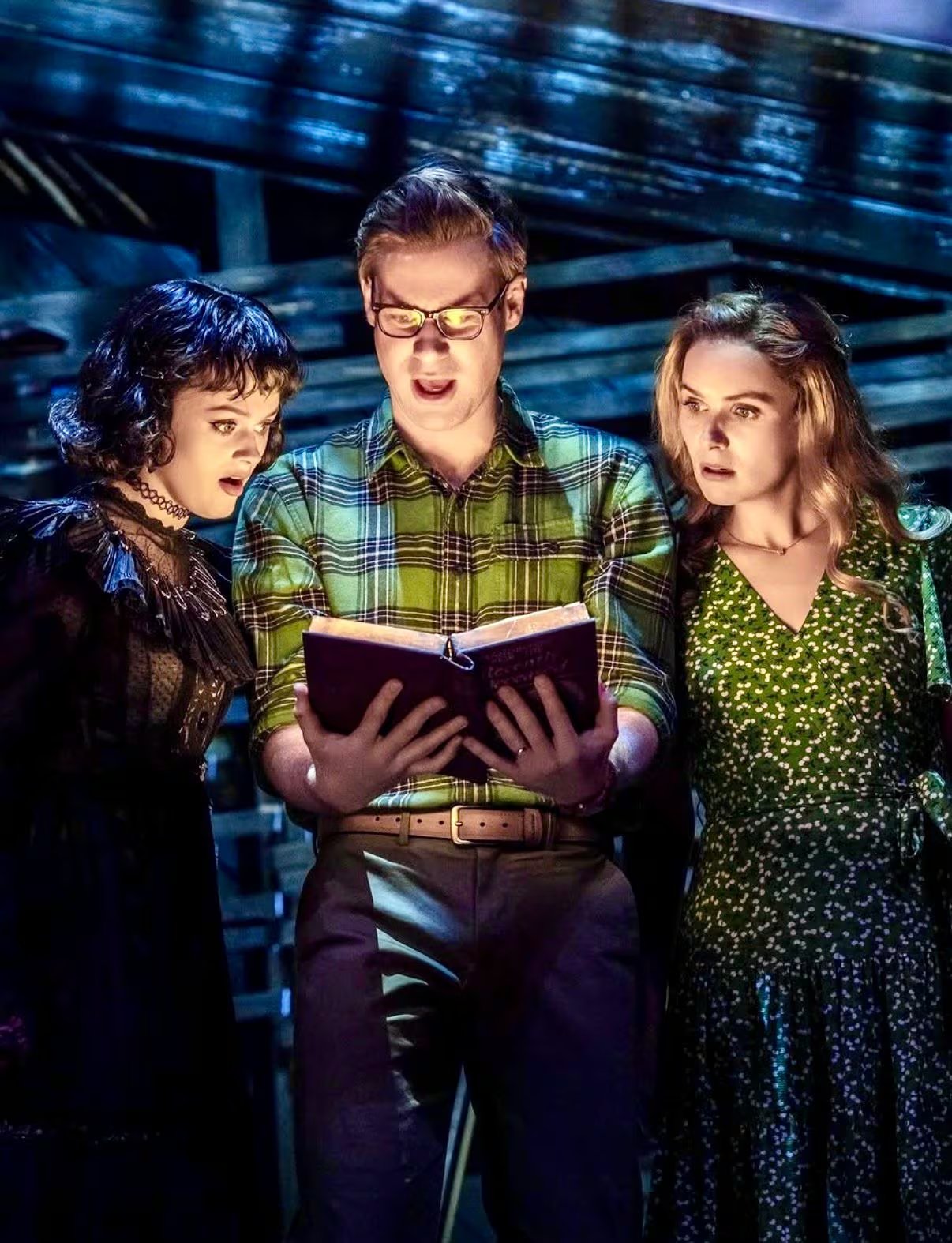 La producción del West End está encabezada por David Fynn en el papel de Beetlejuice y Hannah Nordberg como Lydia Deetz