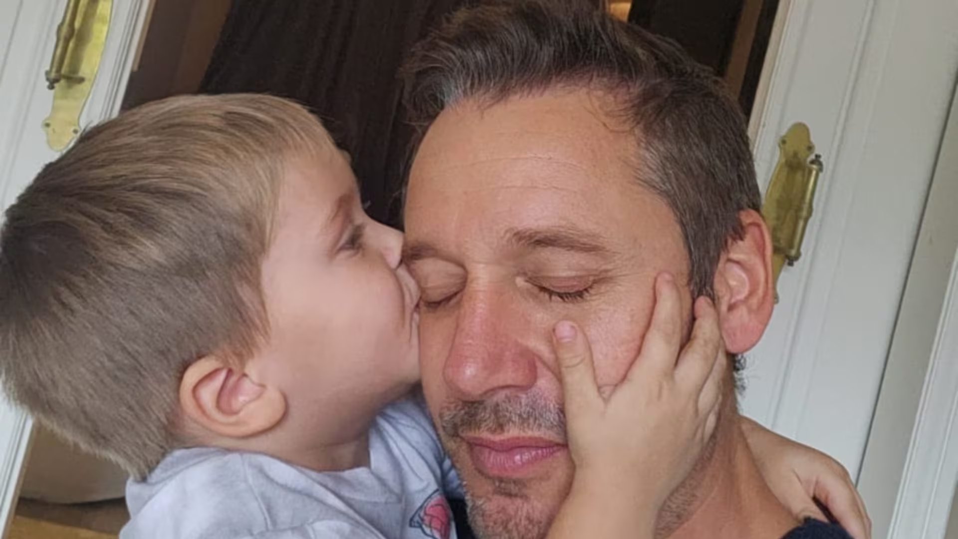 La tierna foto que compartió Benjamín Vicuña junto a su hijo Amancio