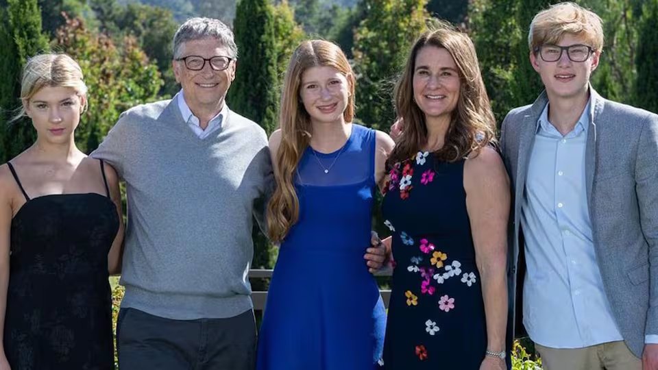 Los hijos de Bill Gates, Jennifer, Rory, y Phoebe Gates, mantienen perfiles relativamente bajos, a pesar de ser parte de una de las familias más conocidas en el mundo de la tecnología y la filantropía. (Melinda Gates)
