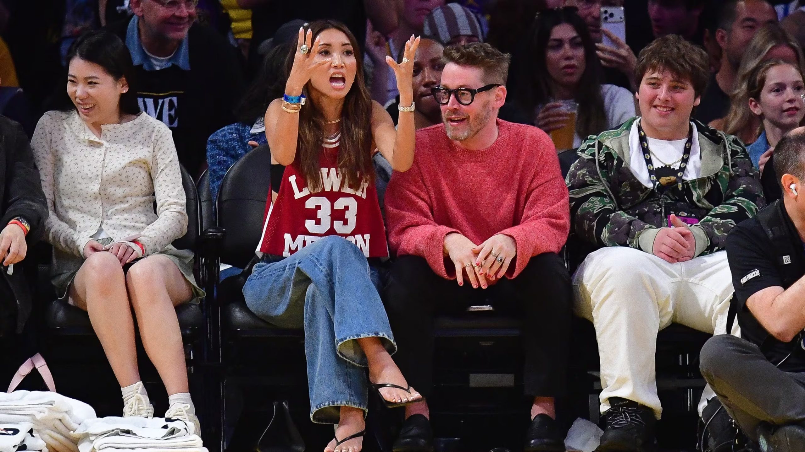 A Macaulay Culkin le preocupa que Brenda Song tenga una pelea durante algún partido, (Gary A. Vasquez-Imagn Images)