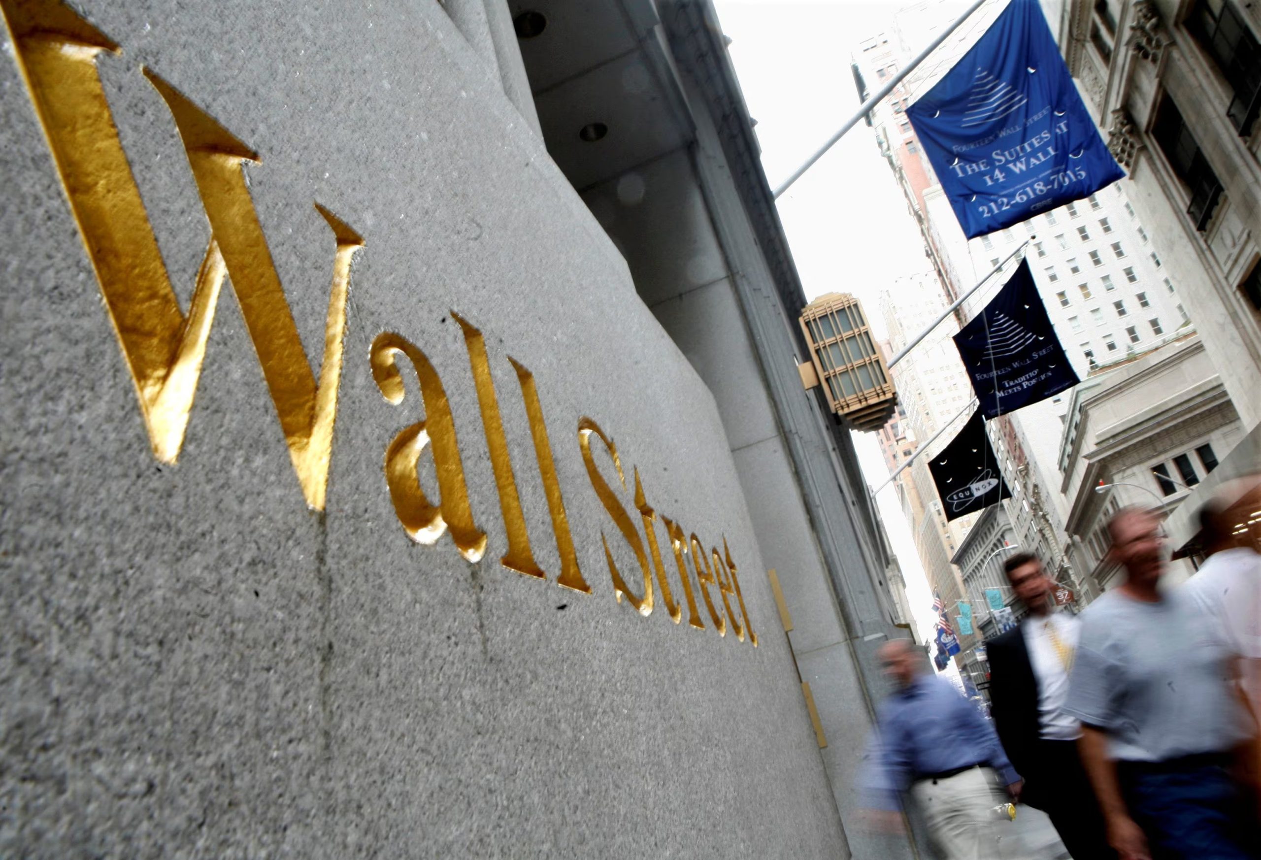 El dato de inflación en Estados Unidos alcanzó el 3,8% anual en abril, superando expectativas y encendiendo alarmas en Wall Street. (REUTERS/Brendan McDermid/File Photo)