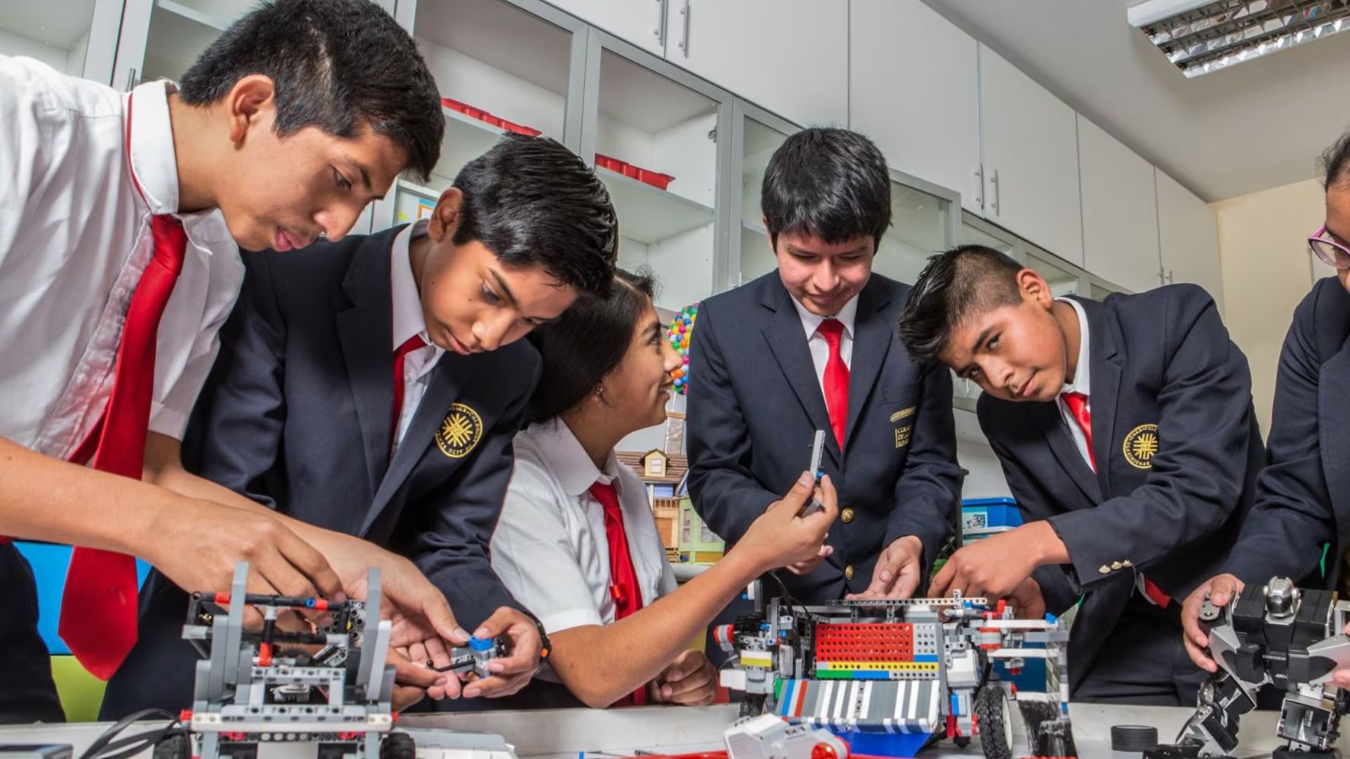 El Ministerio de Educación difundió la lista oficial de estudiantes que acceden a la siguiente etapa de admisión y programó entrevistas personales para los seleccionados, quienes aspiran a una vacante en los Colegios de Alto Rendimiento| Andina