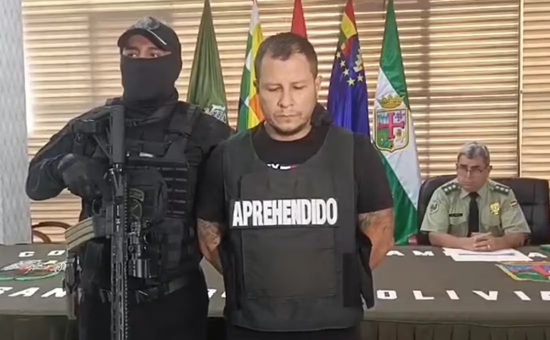 El hoy detenido de nacionalidad colombiana contaba con un celular que contiene información que daría cuenta de su presunta relación con el sicario - crédito captura de pantalla Noticias LAT | AHORA/Youtube