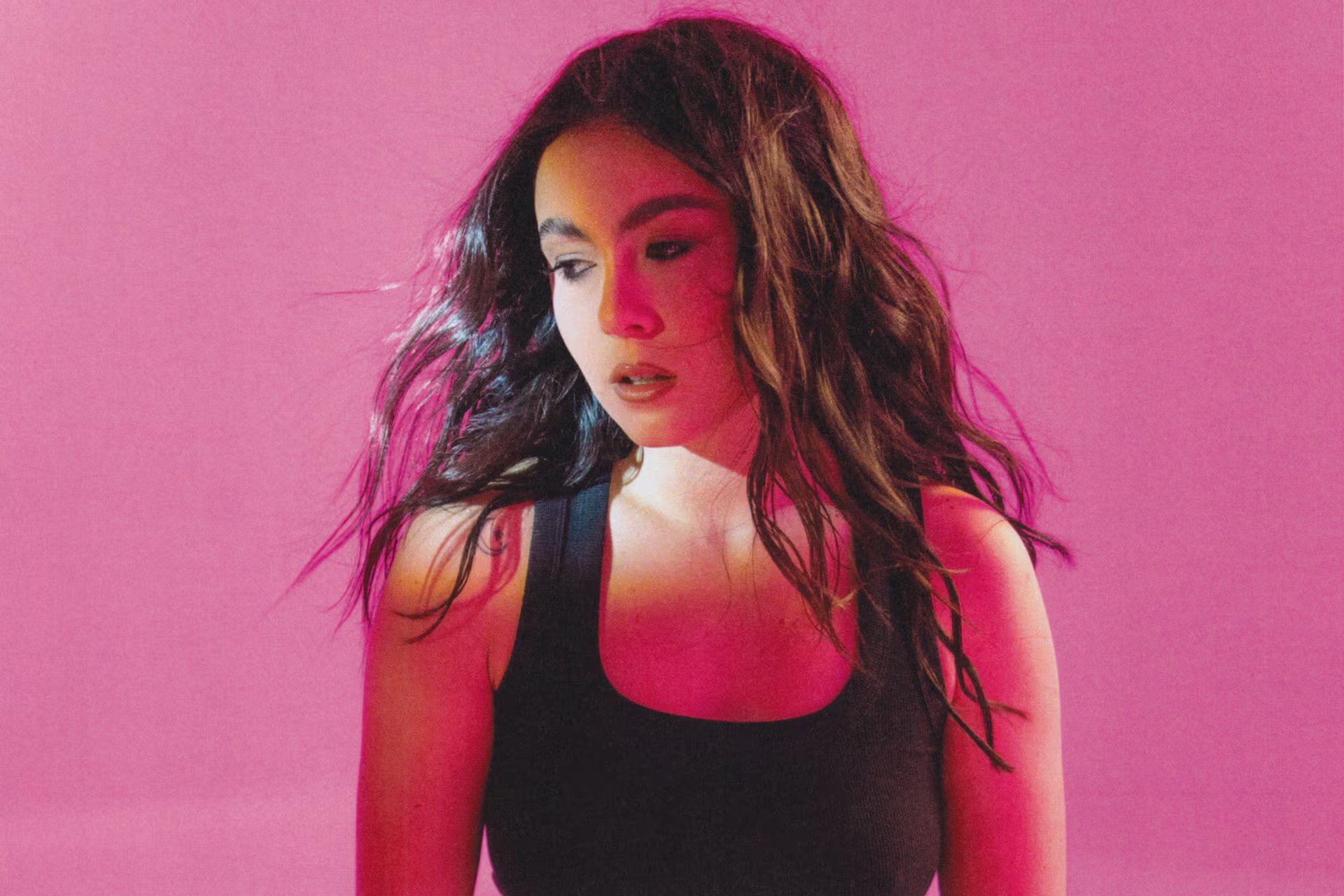 Chiara Oliver para 'no fue real', su nuevo álbum (Neelam Khan Vela, Neelastica)