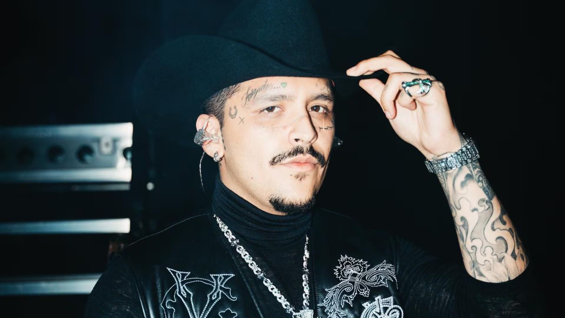 Nodal destaca la energía positiva que le transmite Marc Anthony y lo considera una figura de inspiración y respaldo emocional (Facebook Christian Nodal)