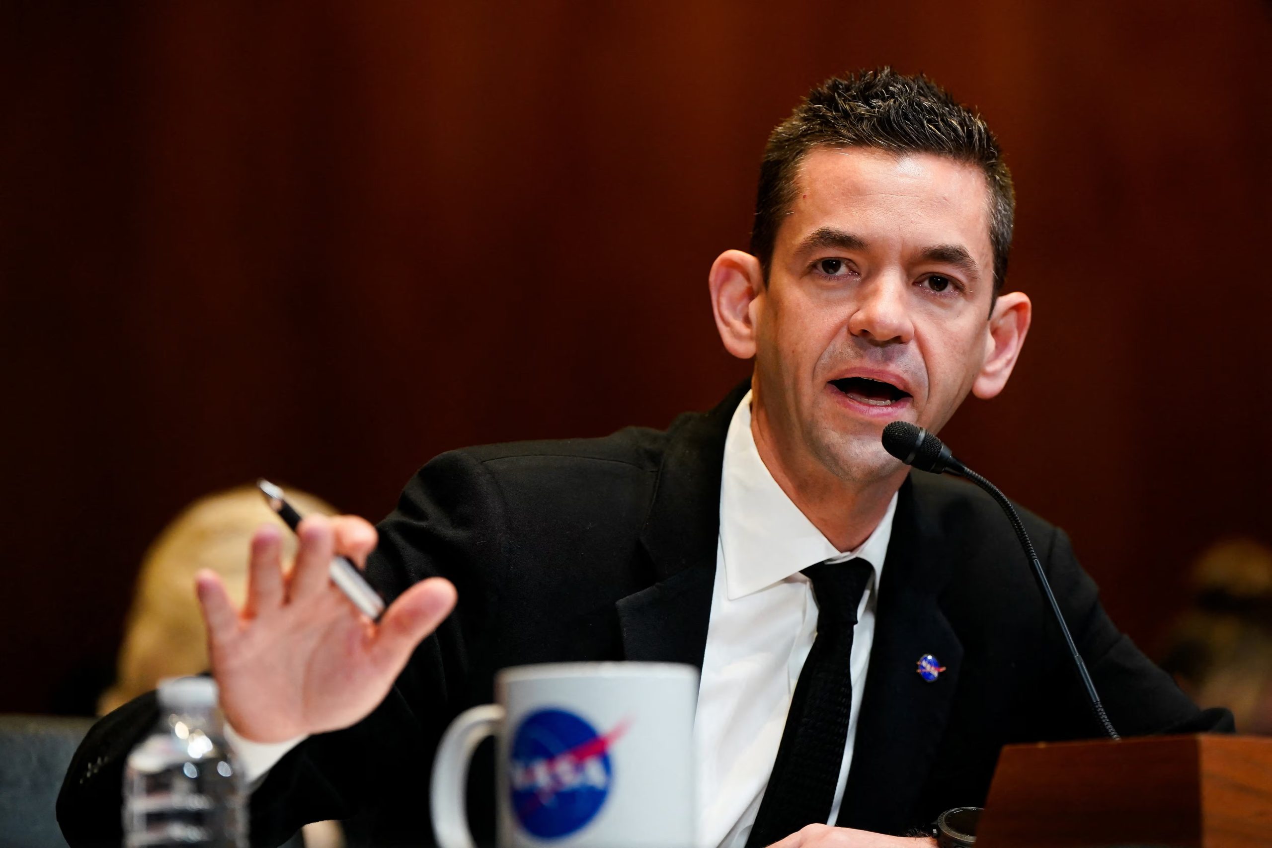 El administrador de la NASA, Jared Isaacman, manifestó en el Senado su apoyo para que Plutón vuelva a ser calificado como planeta (REUTERS)