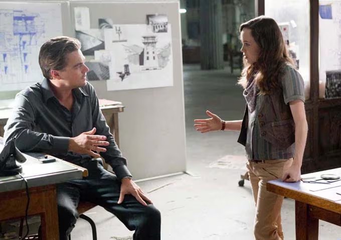 Elliot Page junto a Leonardo DiCaprio en una escena de 'Origen'