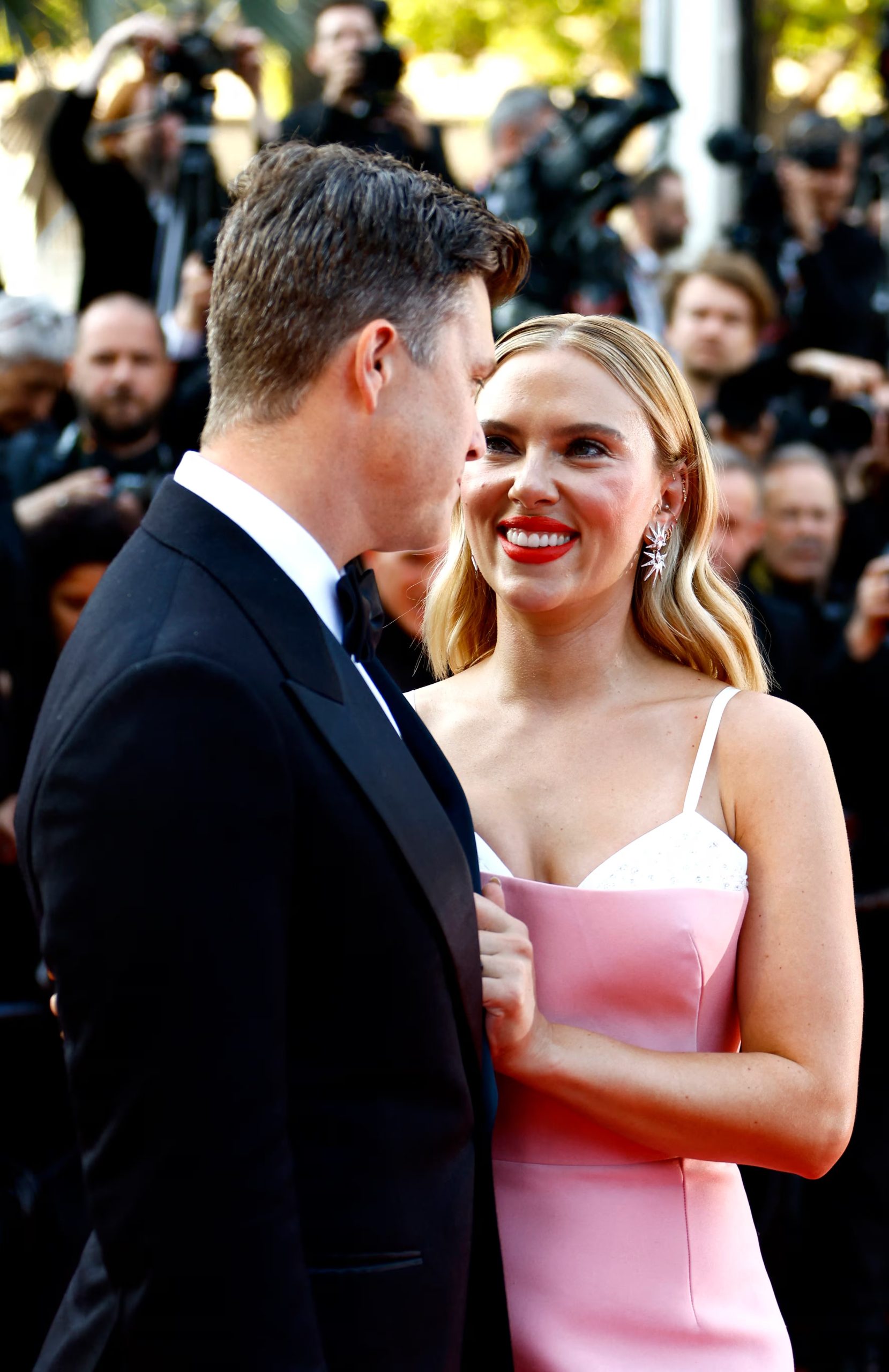 Jost admite que la convivencia junto a Scarlett Johansson está marcada por la complicidad, el caos familiar y la crianza ajustada al ritmo de 'Saturday Night Live' (REUTERS/Eric Gaillard)