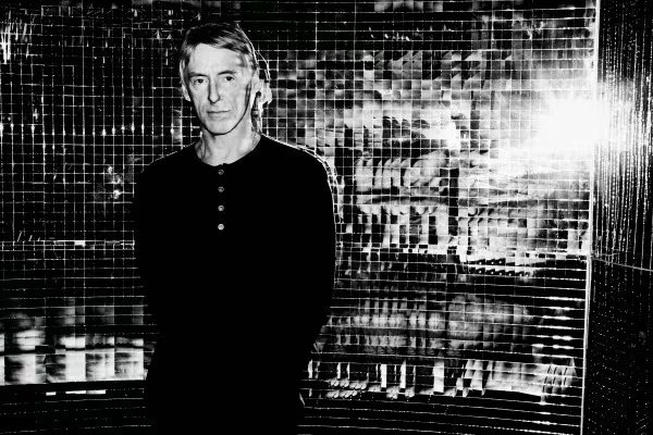 Las colaboraciones de Paul Weller con talentos como Simon Dine, Suggs, Hannah Peel y Steve Brookes ejemplifican su apertura a nuevas influencias y estilos (WARNER MUSIC/Europa Press)