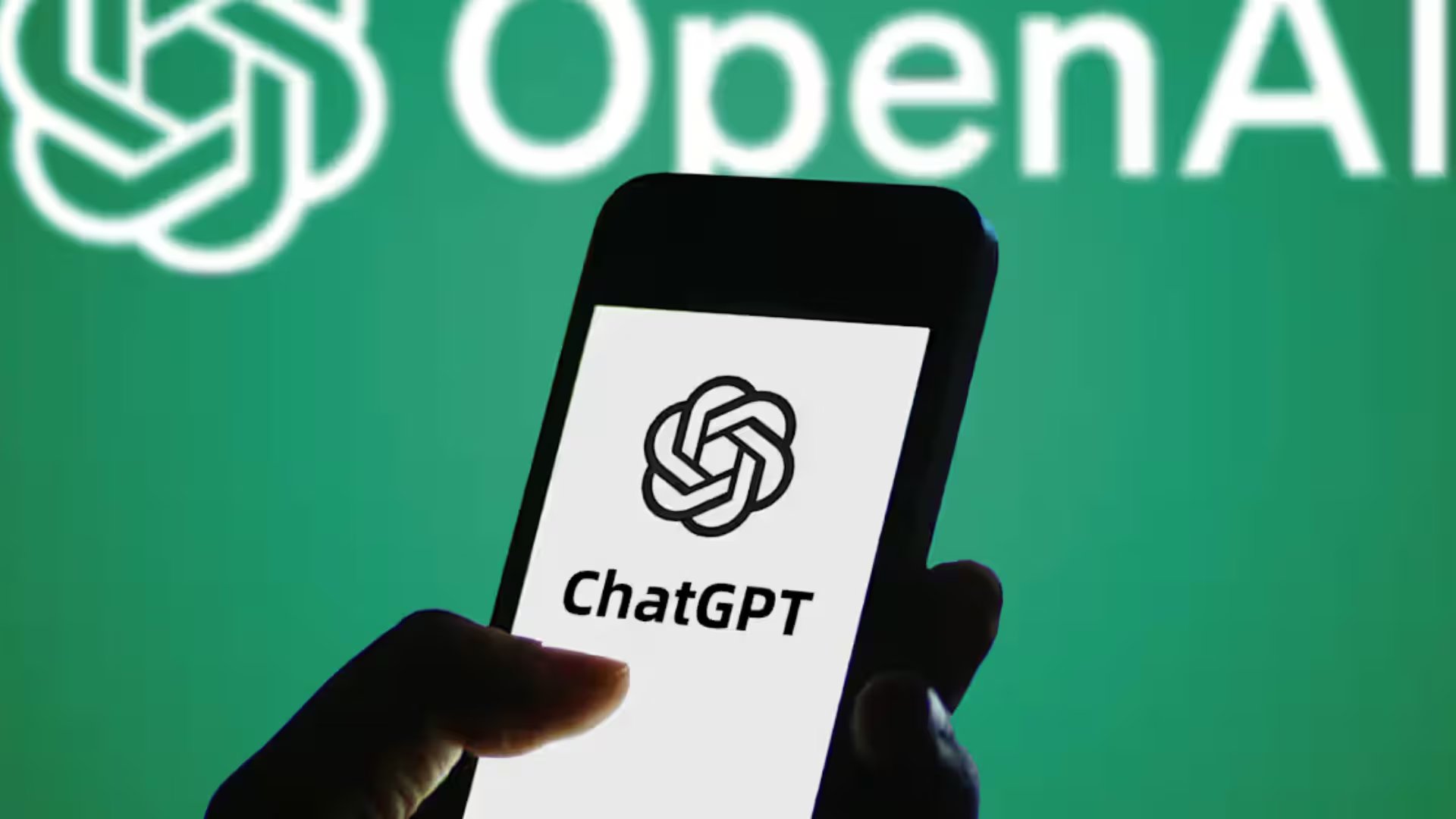 Los chatbots como ChatGPT usan la información que les proporcionas para entrenar sus modelos de IA.