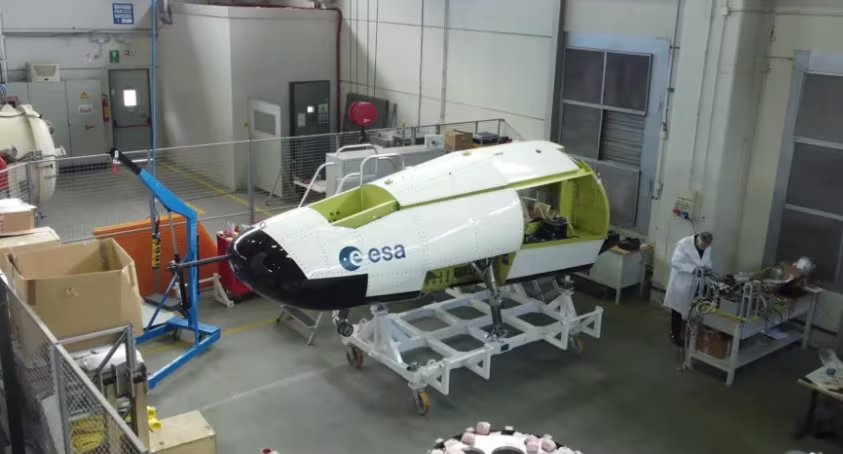 La nave utiliza guiado y control autónomo para adaptar su descenso a los vientos y condiciones atmosféricas durante el aterrizaje en tierra (ESA)
