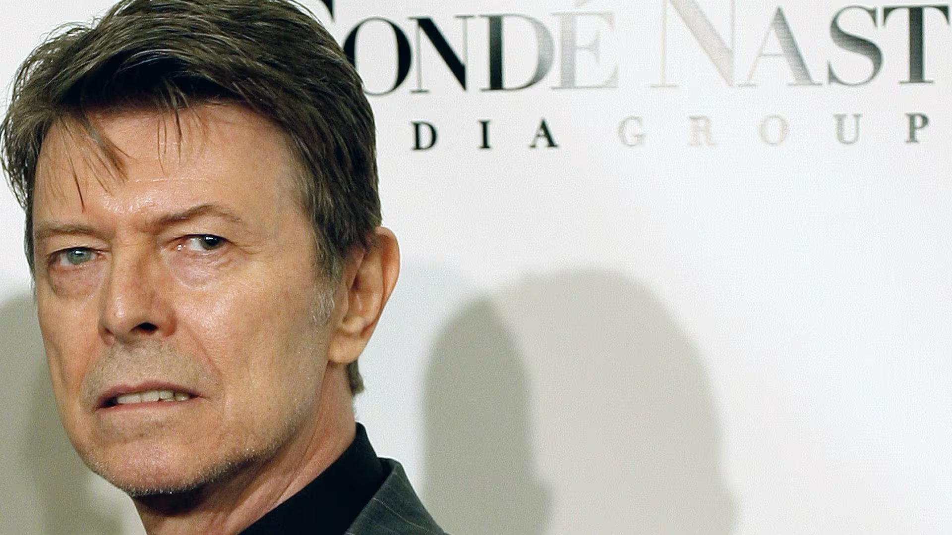 La ausencia de cierre musical en ‘Lazarus’ refleja la búsqueda de Bowie por ofrecer una interpretación abierta sobre el final de la vida (AP)