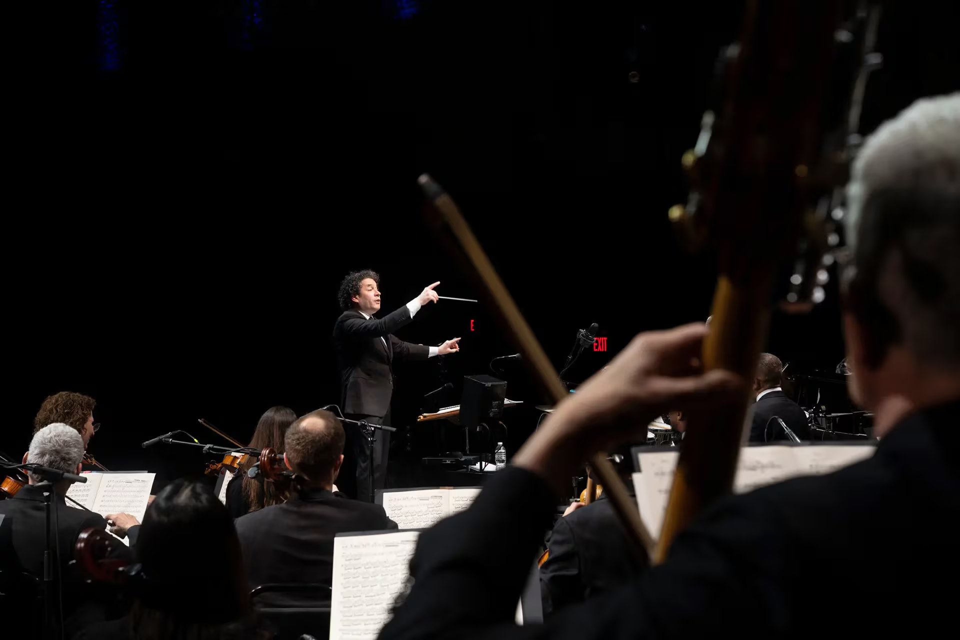 La integración de instrumentos como bongos y timbales evidenció el cambio de paradigma que Gustavo Dudamel proyecta en su próxima gestión artística