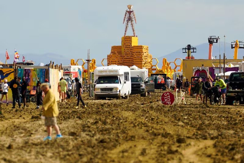 Burning Man en Nevada permite a los asistentes construir una ciudad efímera, donde prima la creatividad y la autoexpresión artística (Trevor Hughes/USA Today Network via REUTERS)