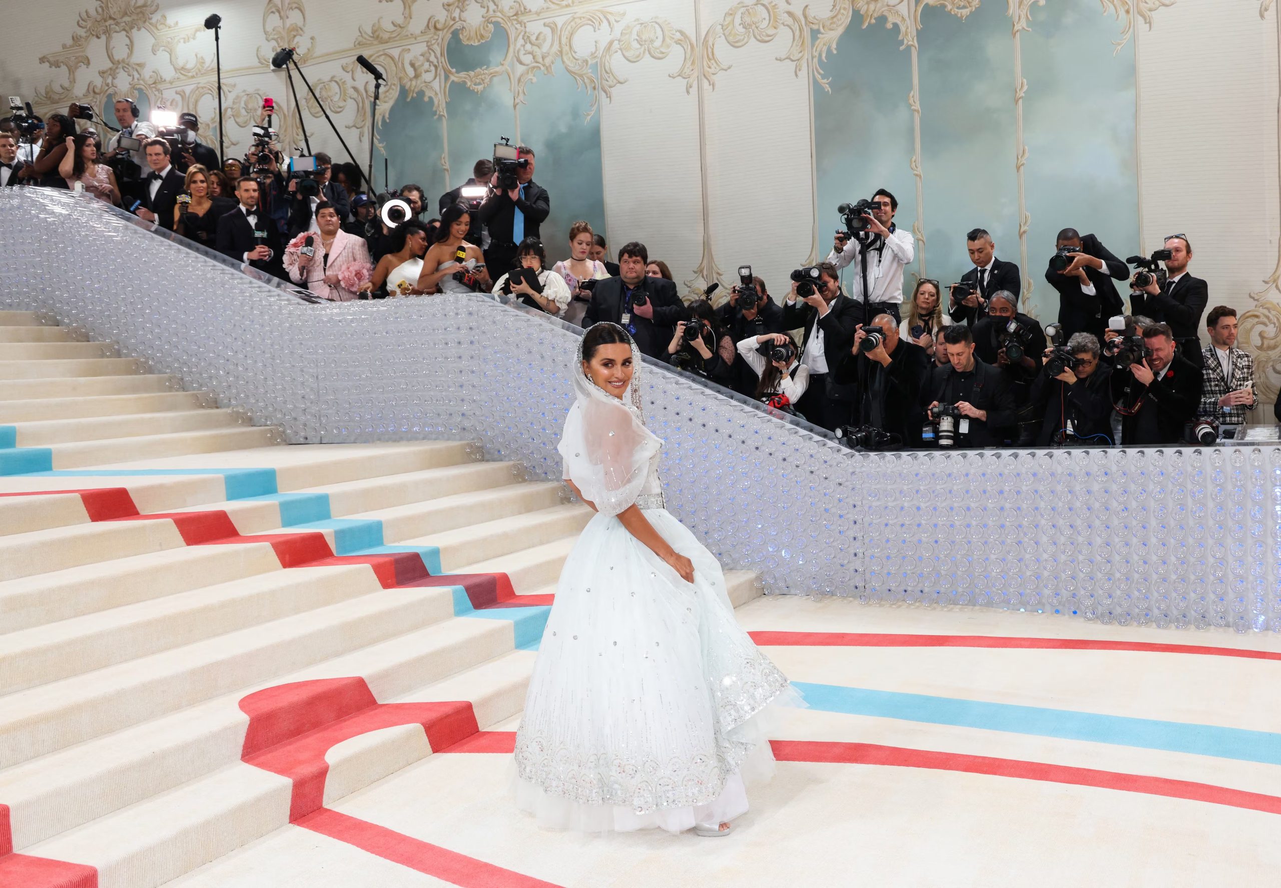 Penélope Cruz en la Gala Met del año 2023. REUTERS/Andrew Kelly