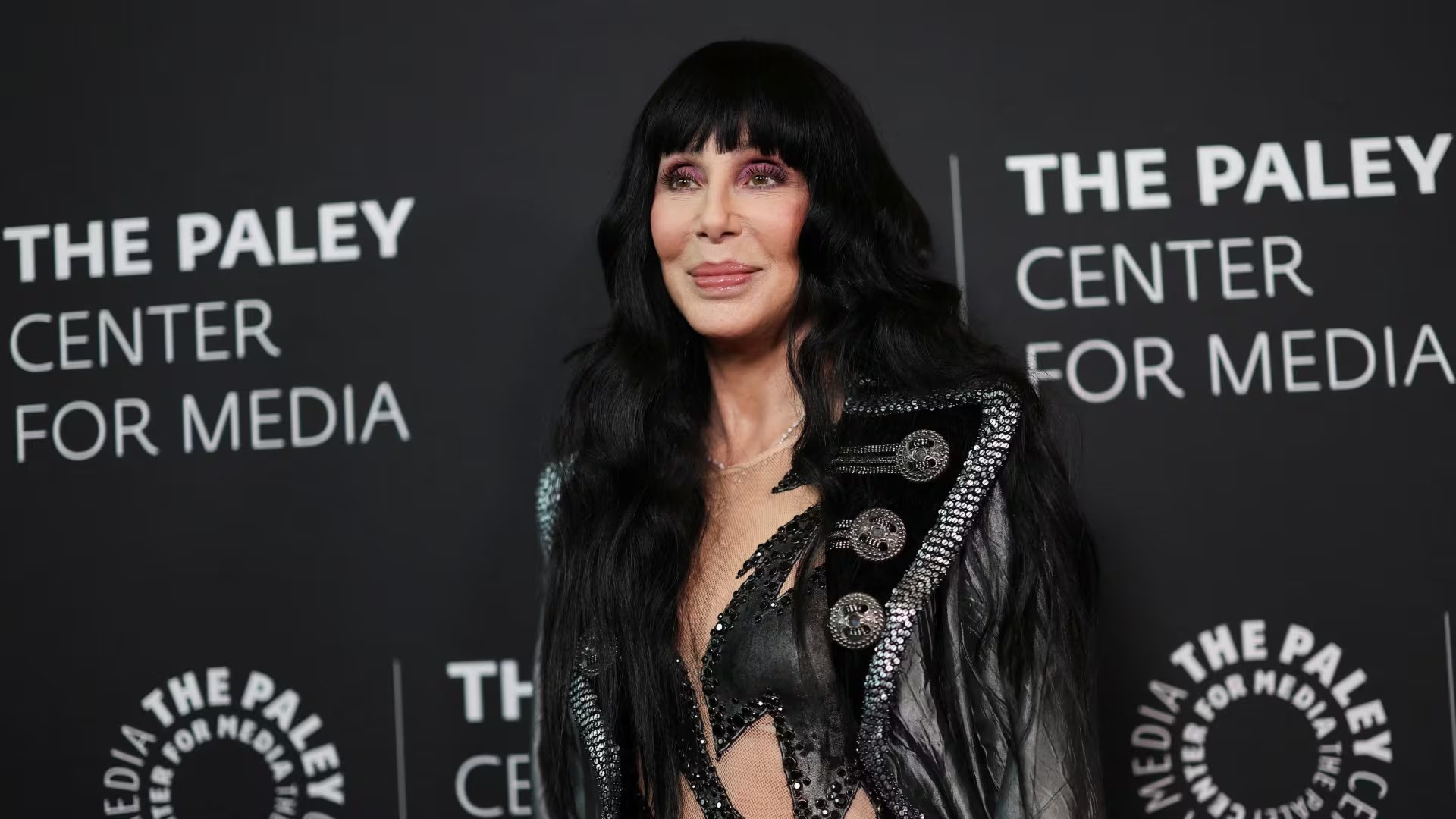 Cher, ícono multigeneracional, celebra 80 años siendo referente en la música, el cine, la moda y la diversidad en la cultura pop internacional (REUTERS/Mario Anzuoni)