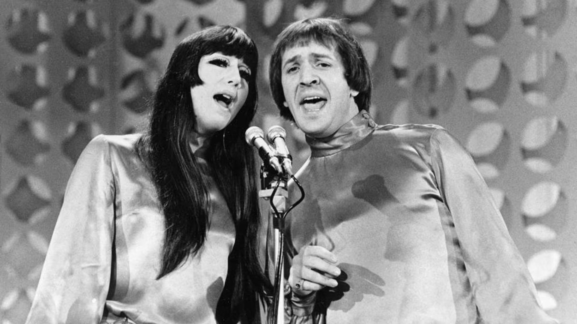 En Hollywood, Cher brilló con un Oscar por Moonstruck y una filmografía diversa que amplió los horizontes de su carrera artística (AP)