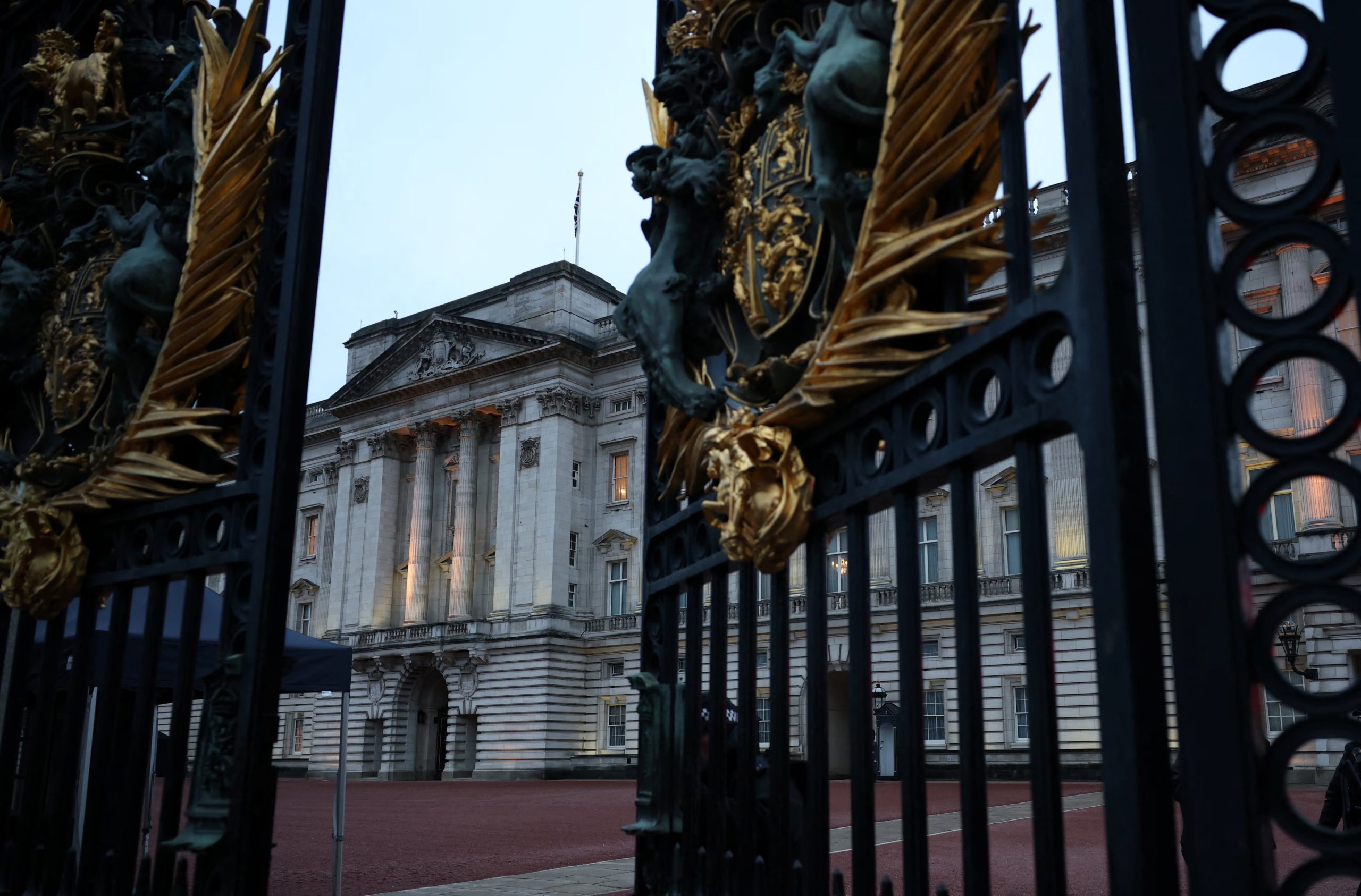 El menú real refleja una combinación de estrictos protocolos, precauciones sanitarias y gustos personales de la monarquía. (REUTERS/Isabel Infantes)