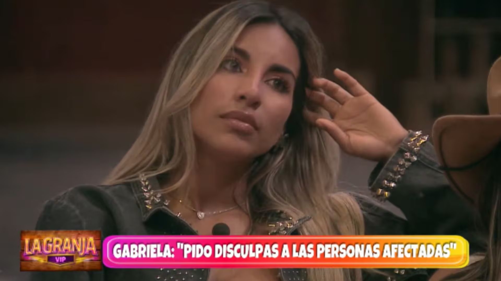 Gabriela Herrera durante la emisión especial, luego de pedir disculpas públicas por la conversación filtrada. YouTube: 'La Granja VIP'