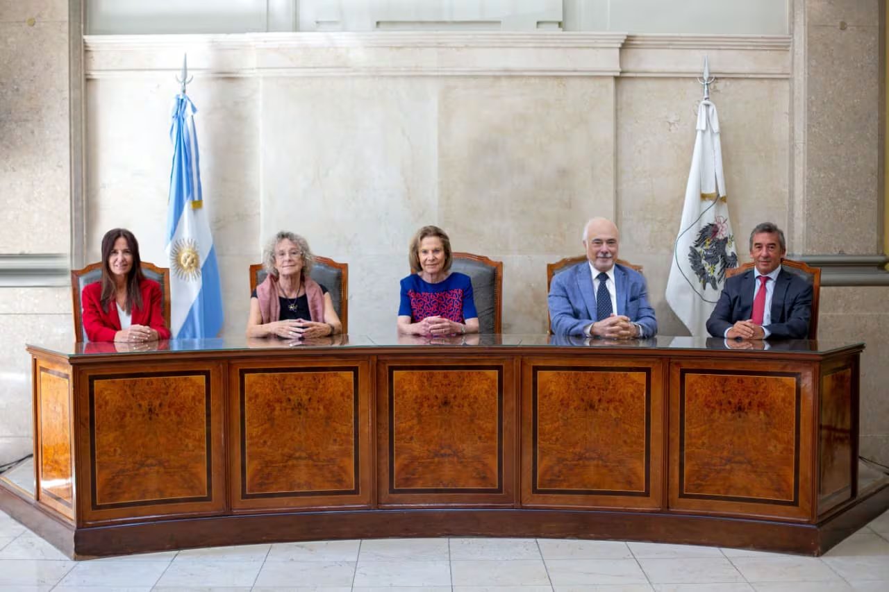 El TSJ porteño, integrado por los jueces Inés M. Weinberg (Presidenta), Alicia Ruiz (Vicepresidenta), Luis Lozano, Marcela De Langhe y Santiago Otamendi. Foto: Prensa TSJ