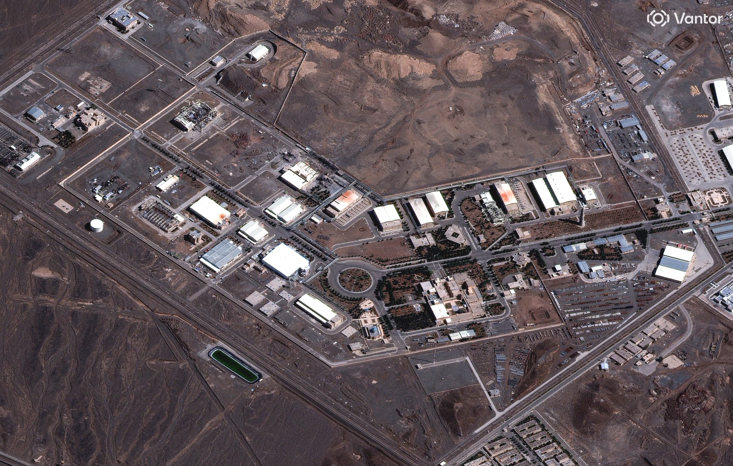 En esta imagen satelital proporcionada por Vantor se muestra el complejo nuclear de Natanz en Irán el 7 de marzo de 2026 (Imagen satelital ©2026 Vantor vía AP, Archivo)