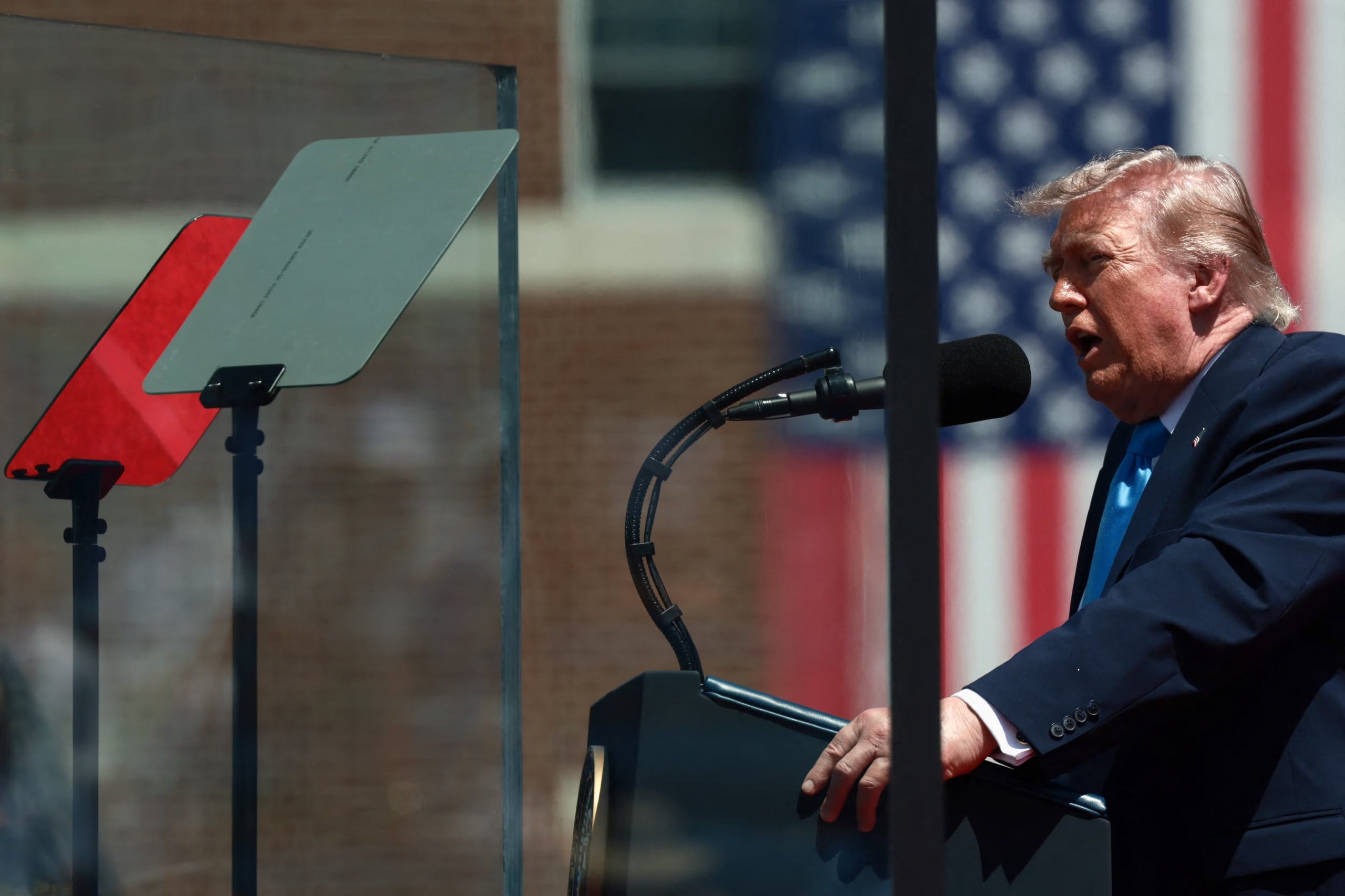 El presidente de Estados Unidos sugiere que la única opción para Irán es firmar un acuerdo o enfrentar nuevas acciones militares. (REUTERS/Evelyn Hockstein)