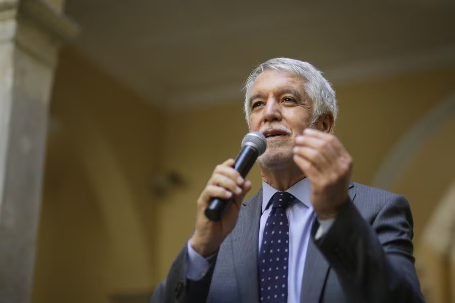 Enrique Peñalosa lamentó la muerte de Germán Vargas Lleras y destacó su labor política - crédito Sergio Acero/Colprensa