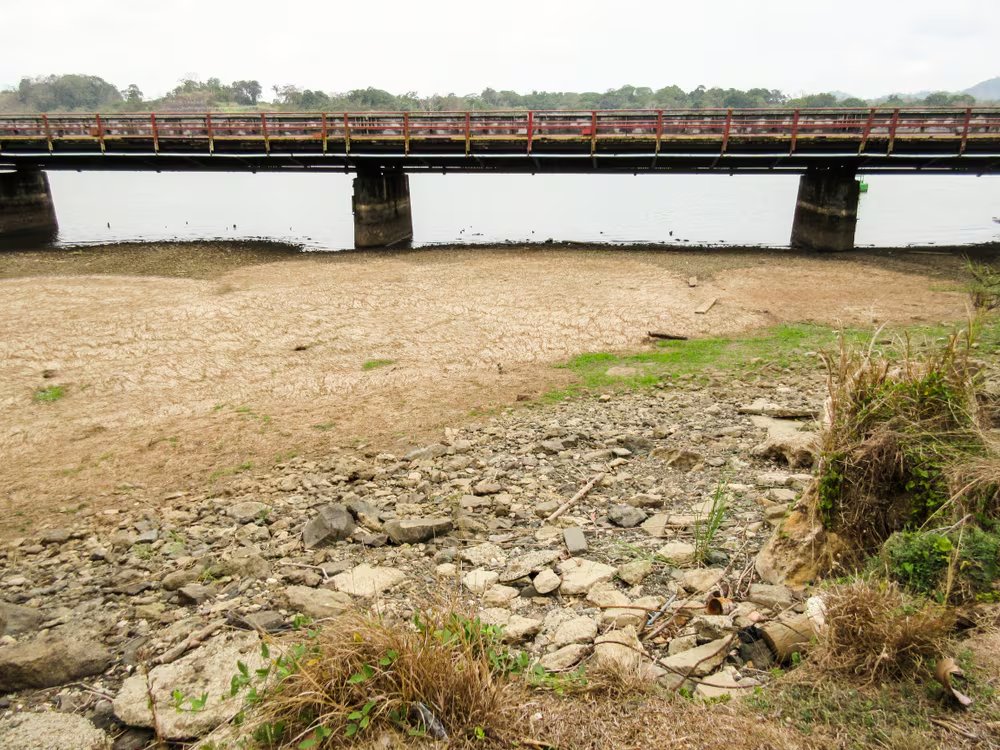La preocupación no es menor. Entre 2023 y 2024, una sequía prolongada asociada a El Niño obligó al Canal a reducir progresivamente la cantidad de tránsitos diarios, que pasó de un promedio habitual de entre 35 y 36 buques a apenas 22 en noviembre de 2023 (Foto: Shutterstock)