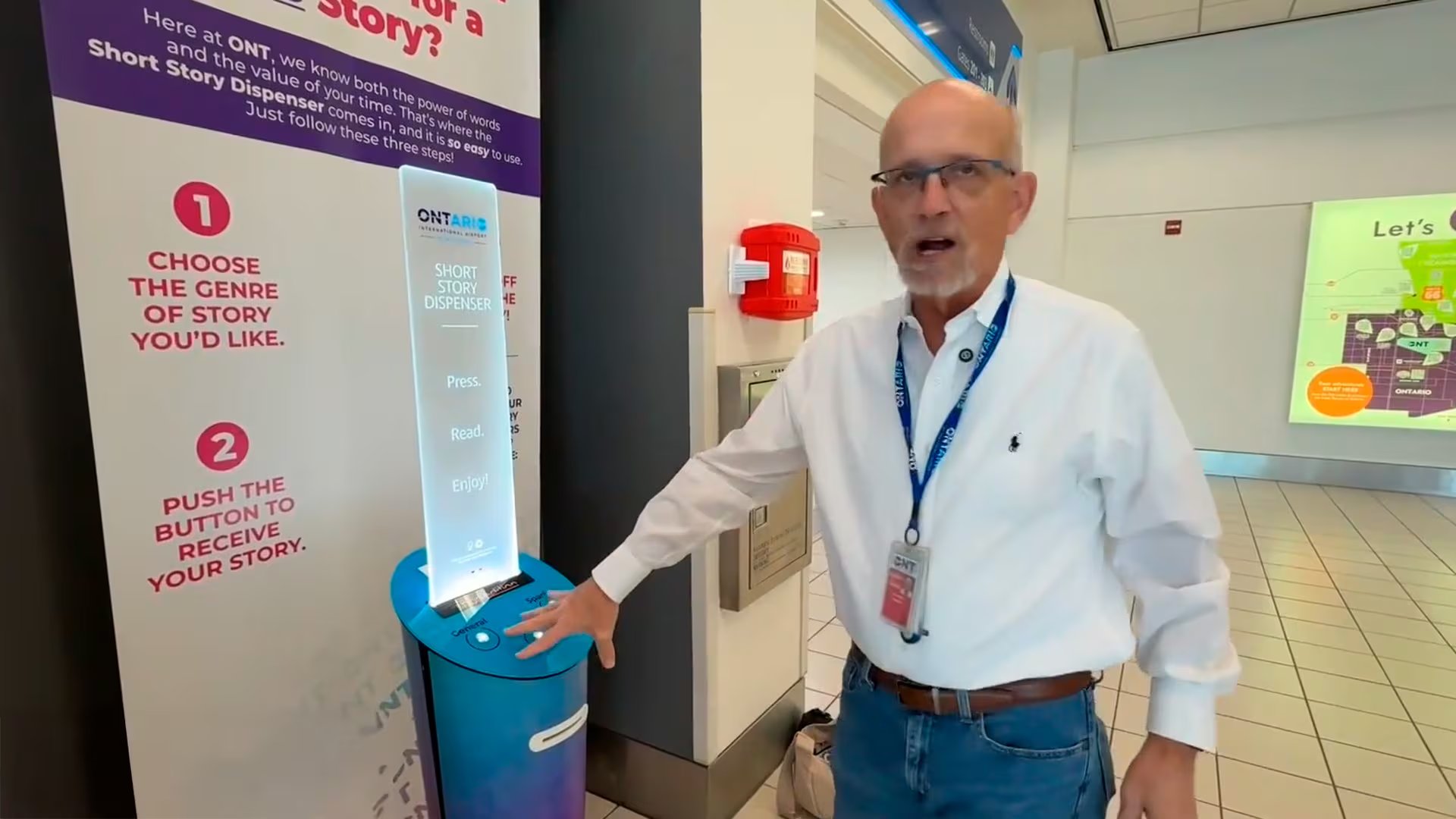 Los pasajeros pueden elegir entre historias, poemas o relatos infantiles impresos al instante gracias a los quioscos literarios del aeropuerto