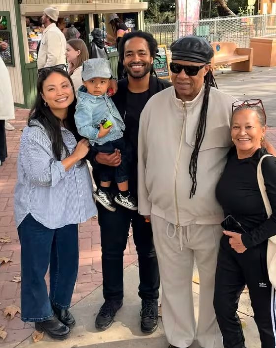 El compromiso de Stevie Wonder con la paternidad y el arte ha marcado la trayectoria de sus hijos. (Instagram)