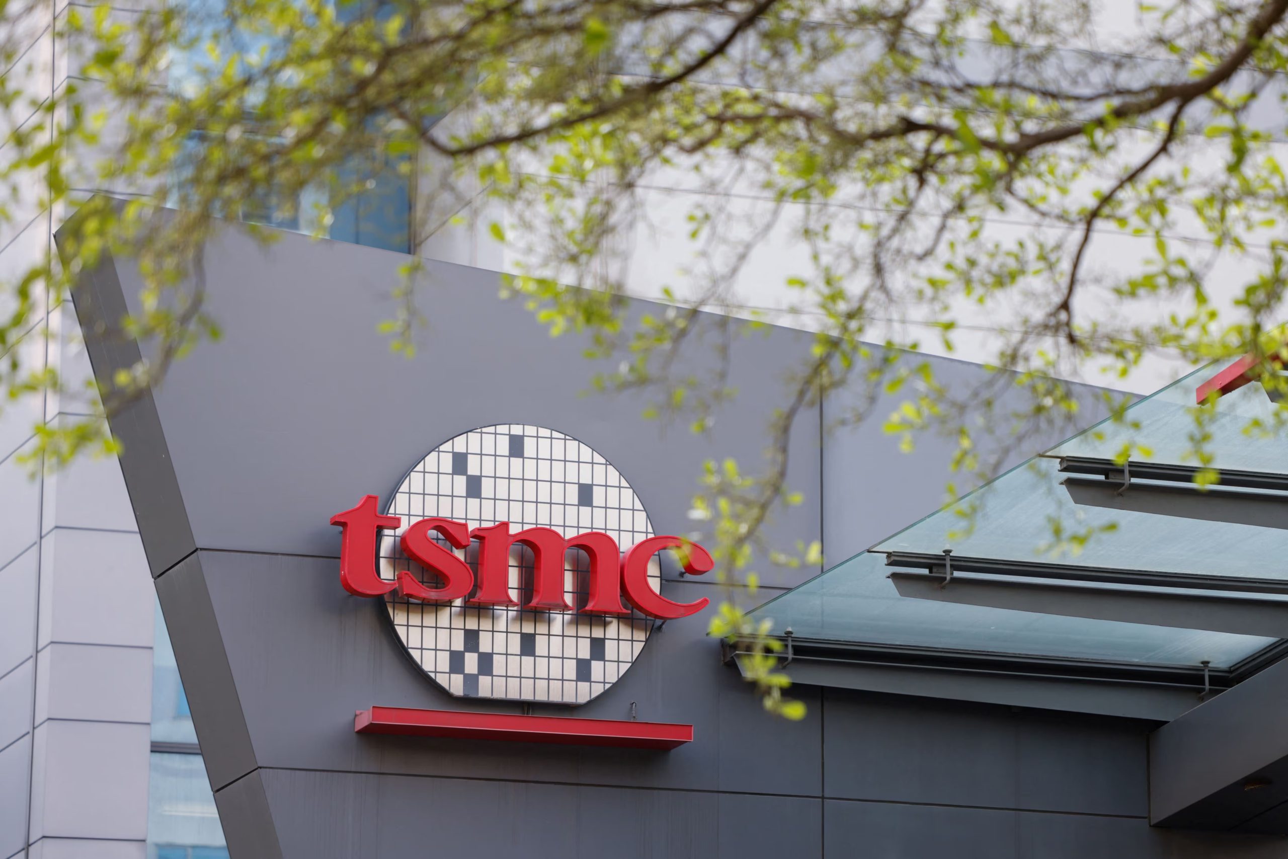 TSMC representa el eslabón más crítico y vulnerable en la frágil cadena global de producción de semiconductores (REUTERS/Ann Wang)