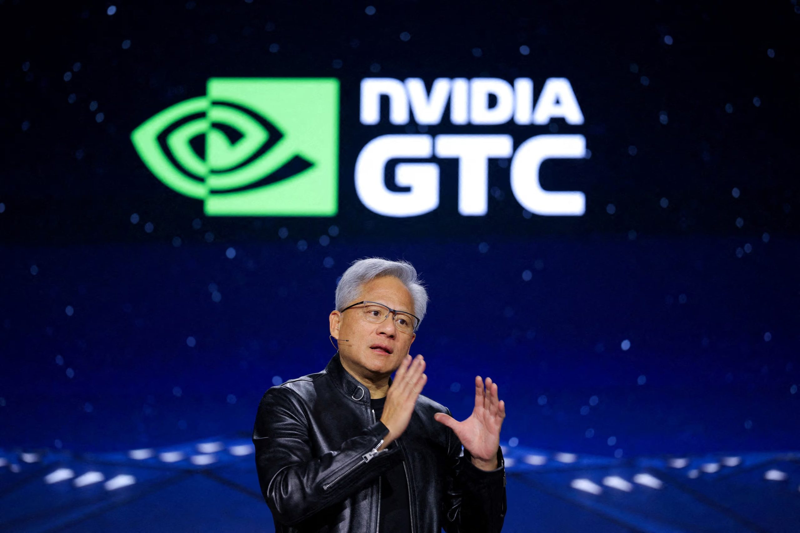 La empresa liderada por Jensen Huang es clave en la disputa global por la supremacía tecnológica y la inteligencia artificial (REUTERS/Carlos Barria)