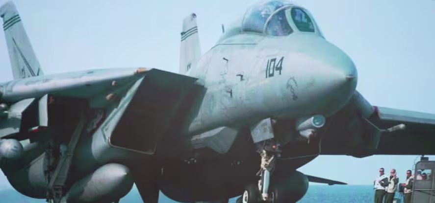 La restauración de uno de los F-14 para volver a volar depende de un proceso extenso de certificación, inspección técnica y financiamiento externo (Infobae en Vivo)