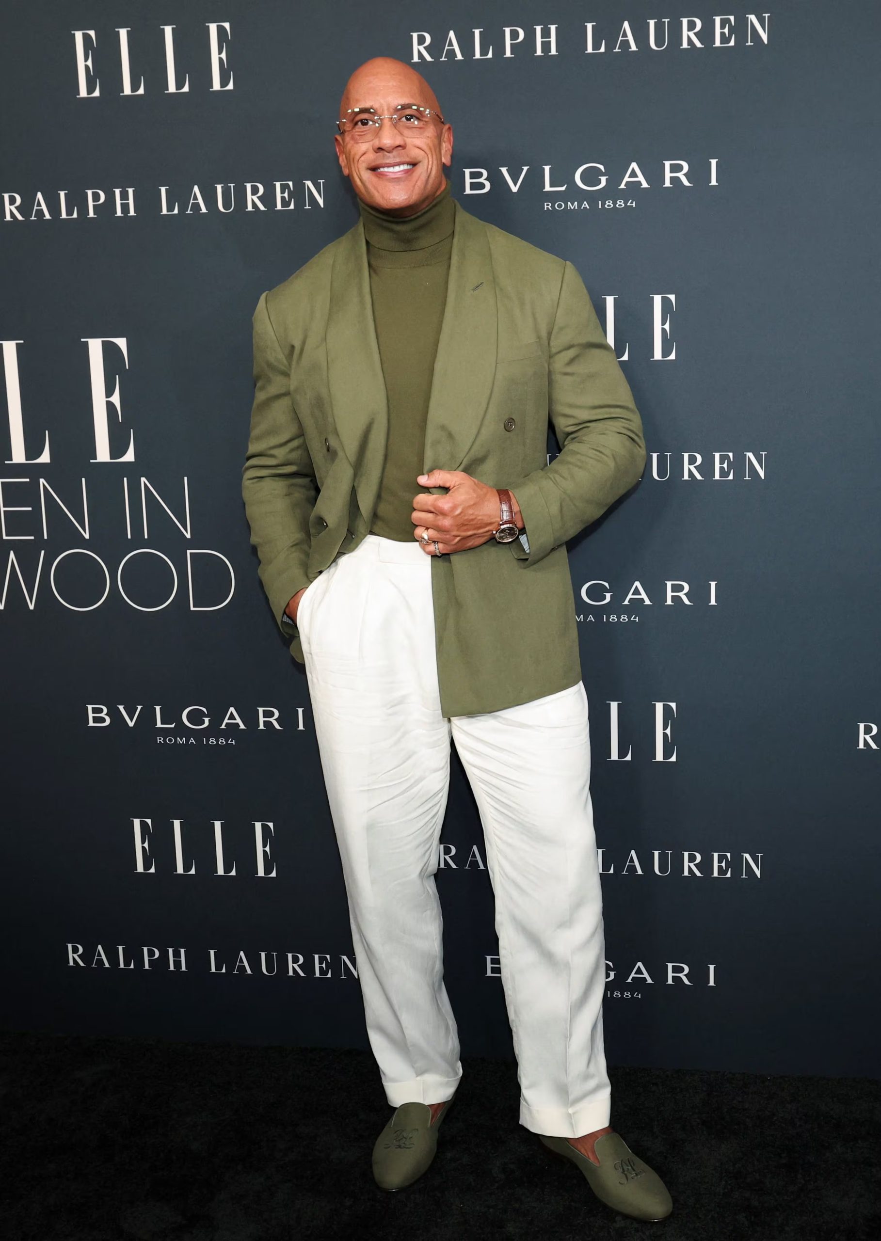 Sastrería relajada en tonos verdes y blancos, una apuesta de Dwayne Johnson por la comodidad y el estilo en armonía con la naturaleza (REUTERS/Mario Anzuoni)